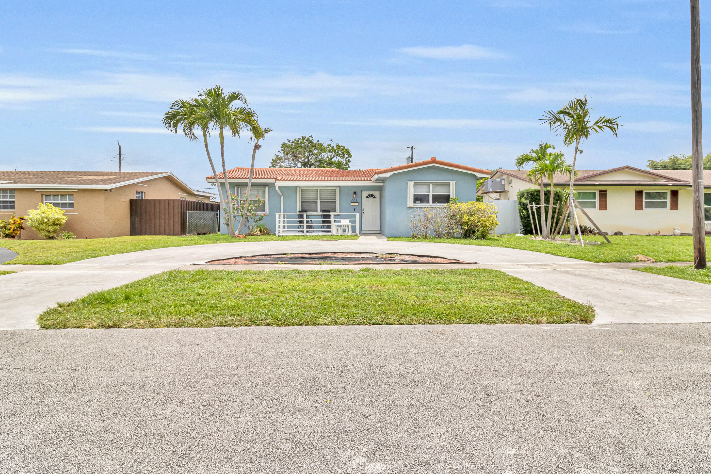 2200 N 47th Avenue, Hollywood, FL 33021 — photo 1 of 28