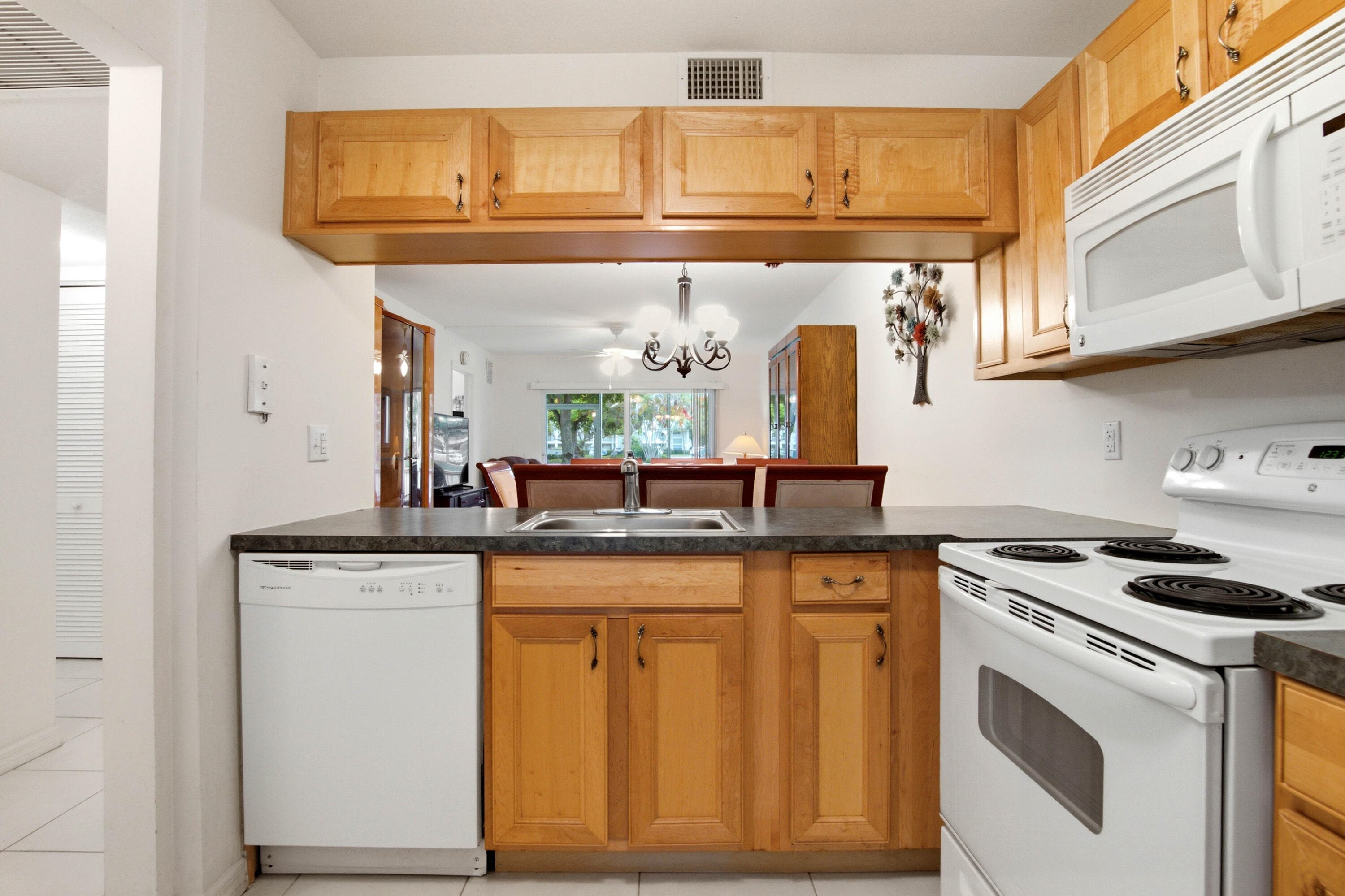 1105 Bahama Bend B1, Coconut Creek, FL 33066 — photo 5 of 37