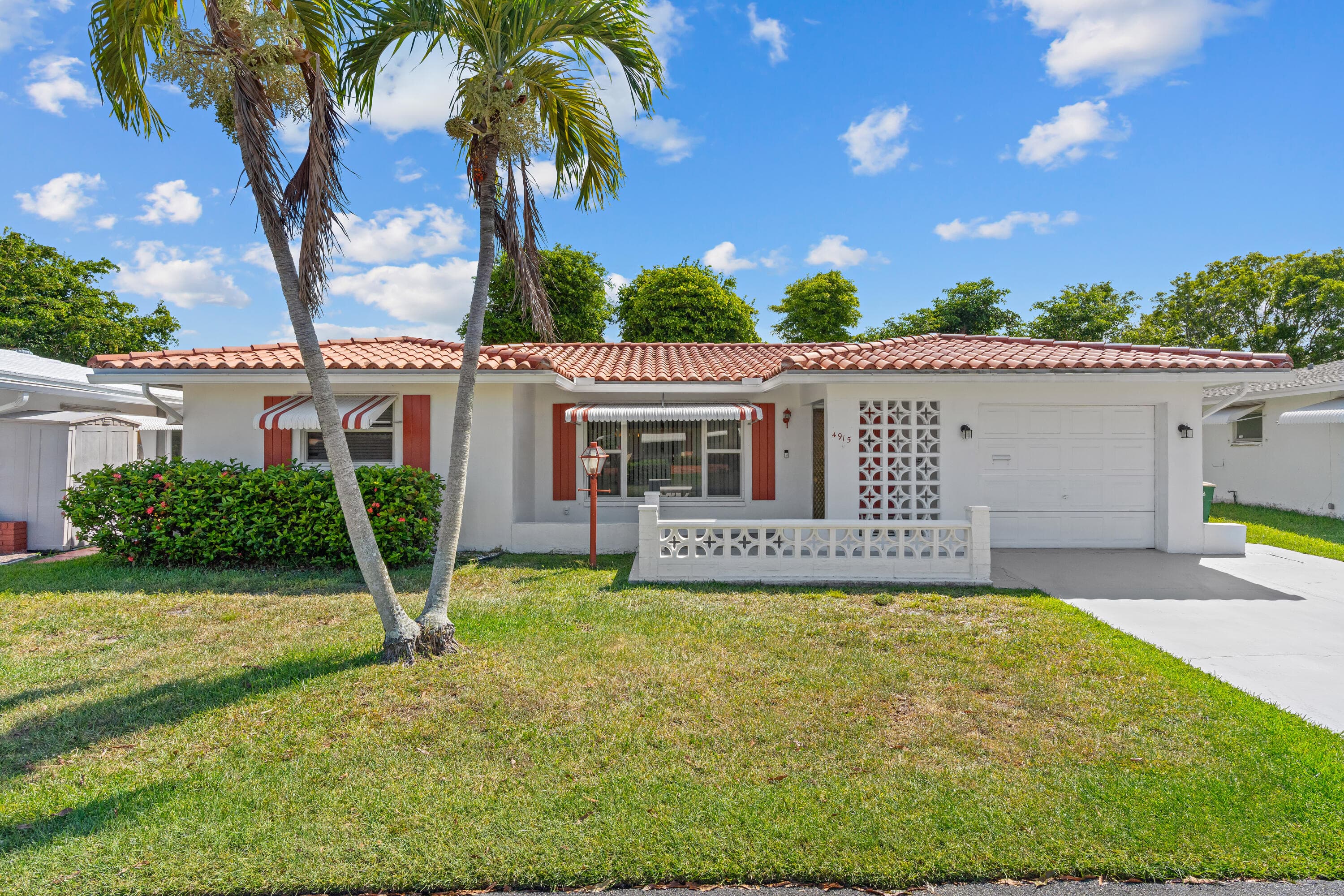 4915 NW 51st Avenue NW, Tamarac, FL 33319 — photo 3 of 41