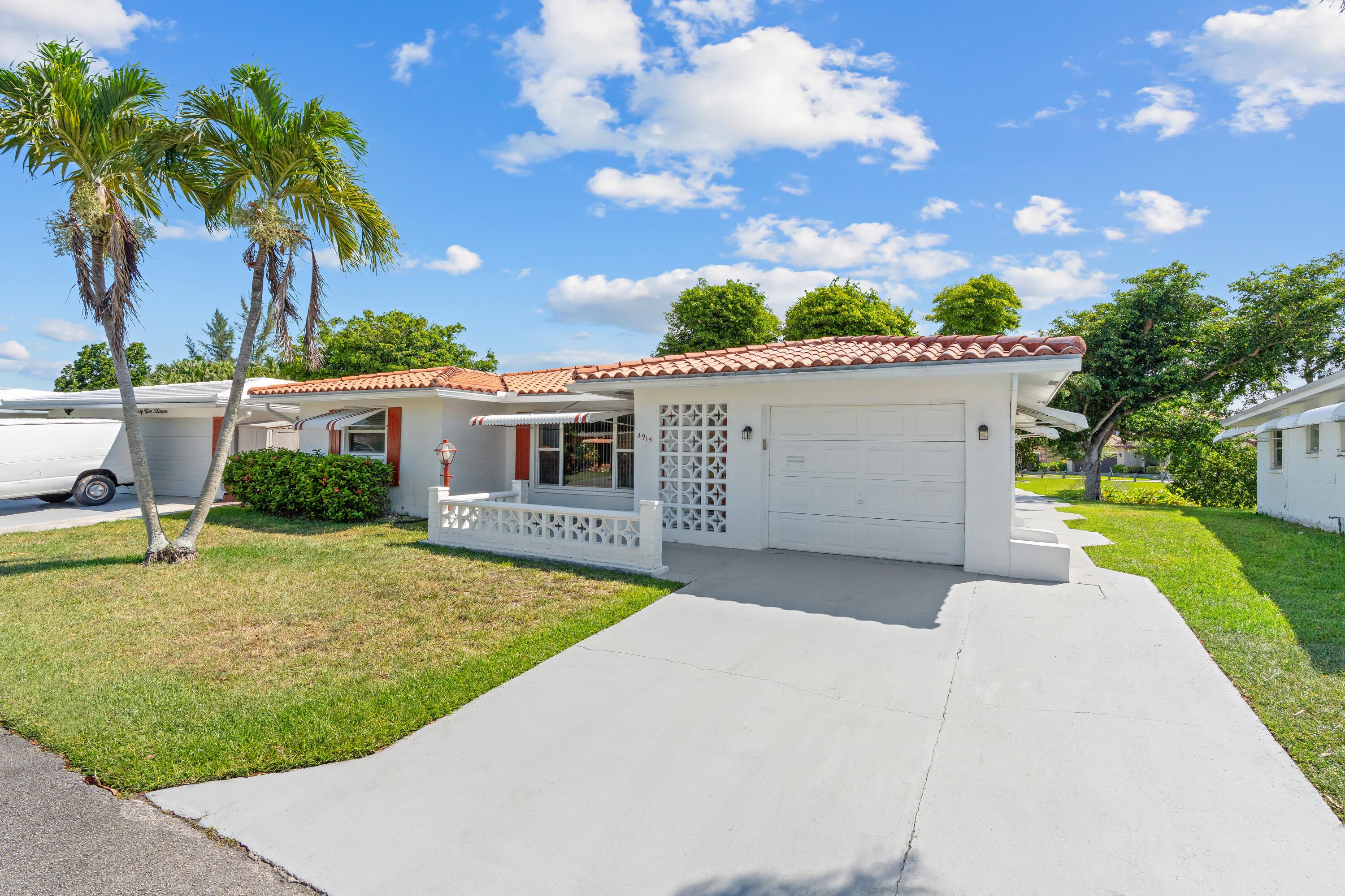 4915 NW 51st Avenue NW, Tamarac, FL 33319 — photo 6 of 41