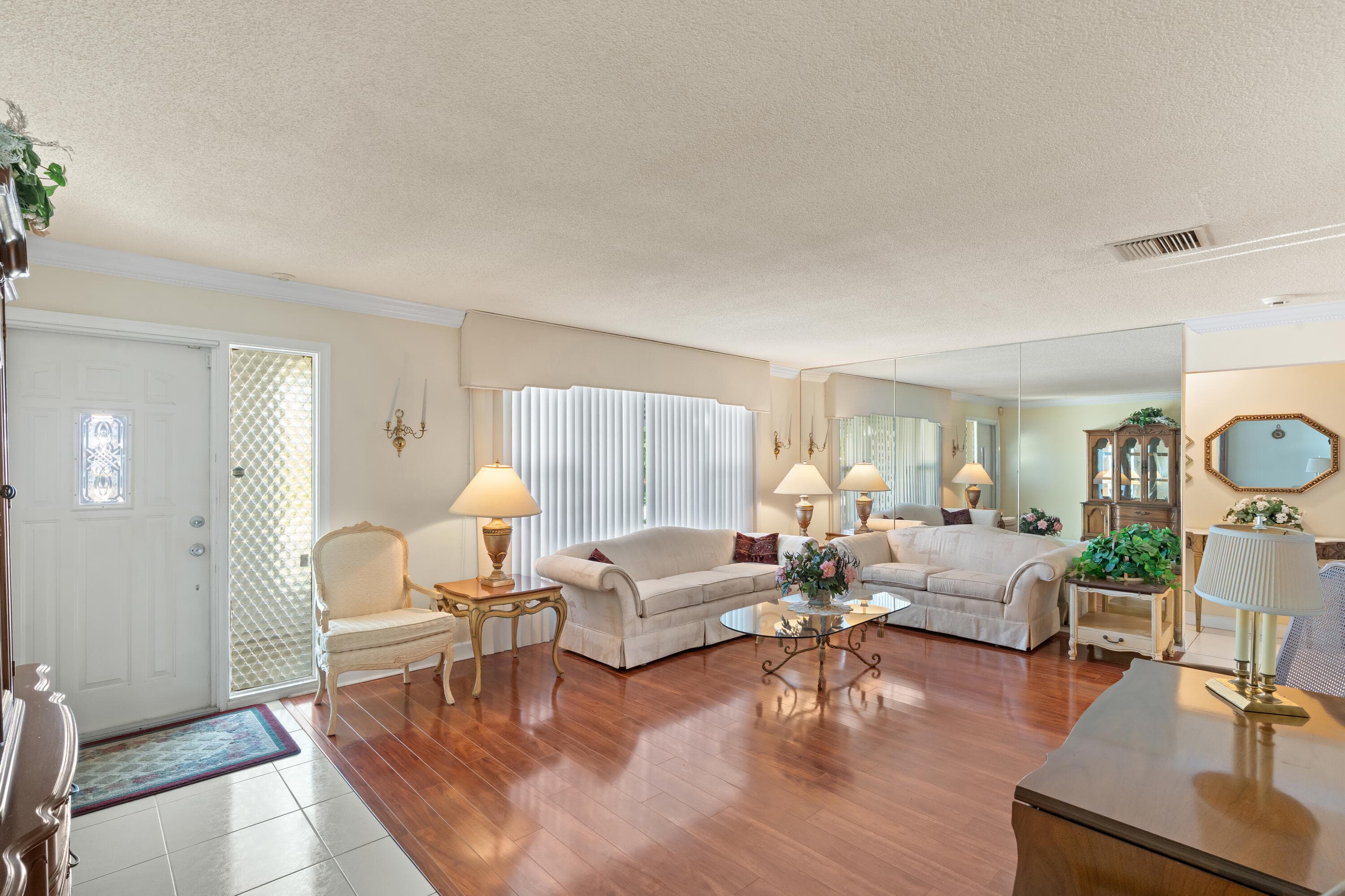 4915 NW 51st Avenue NW, Tamarac, FL 33319 — photo 8 of 41