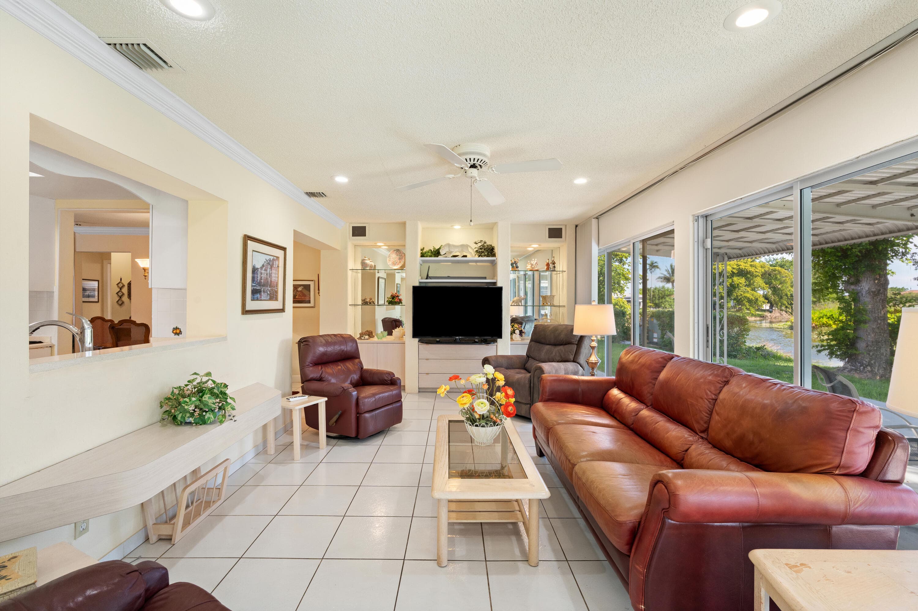 4915 NW 51st Avenue NW, Tamarac, FL 33319 — photo 15 of 41