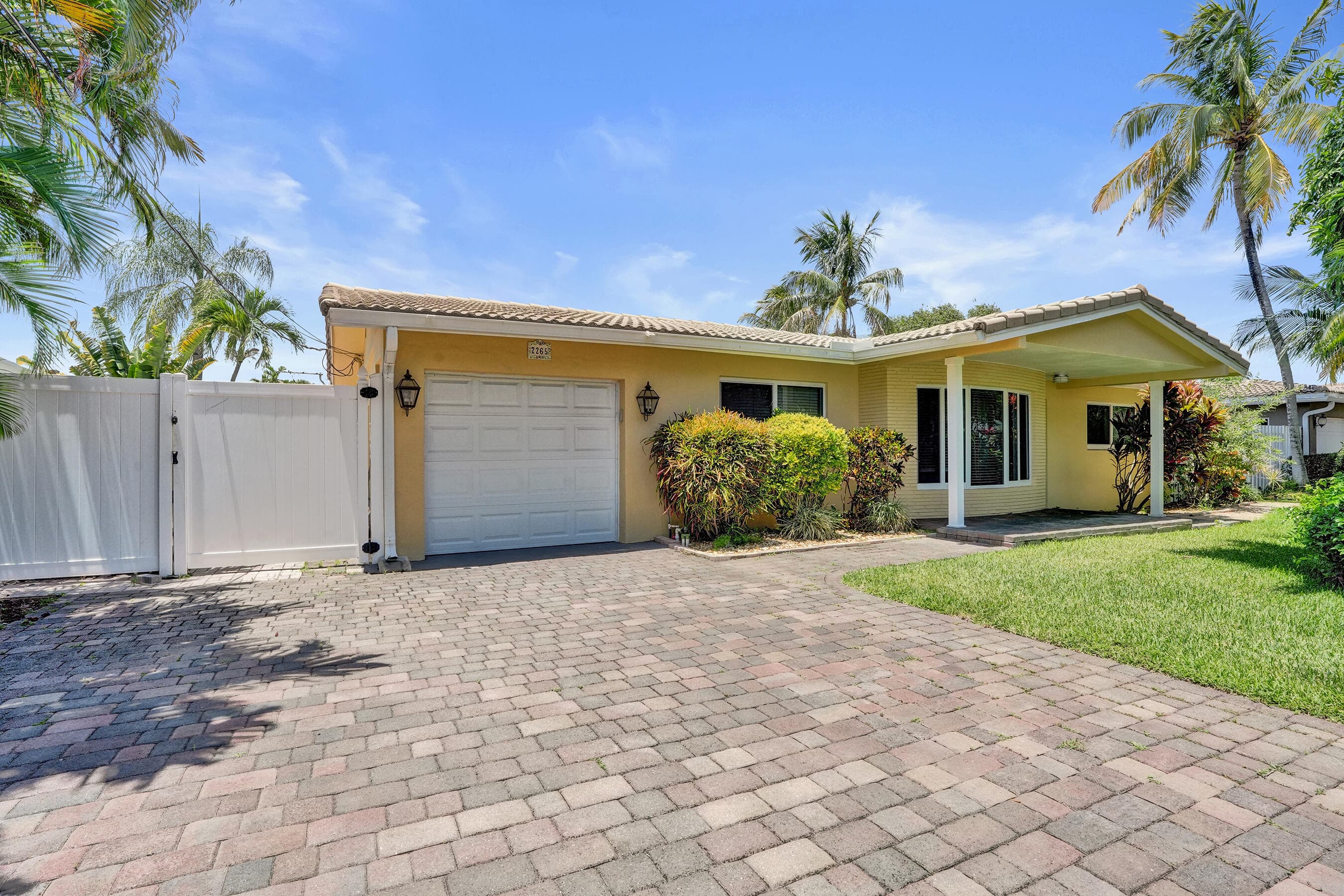 2265 SE 12th Street, Pompano Beach, FL 33062 — photo 2 of 55