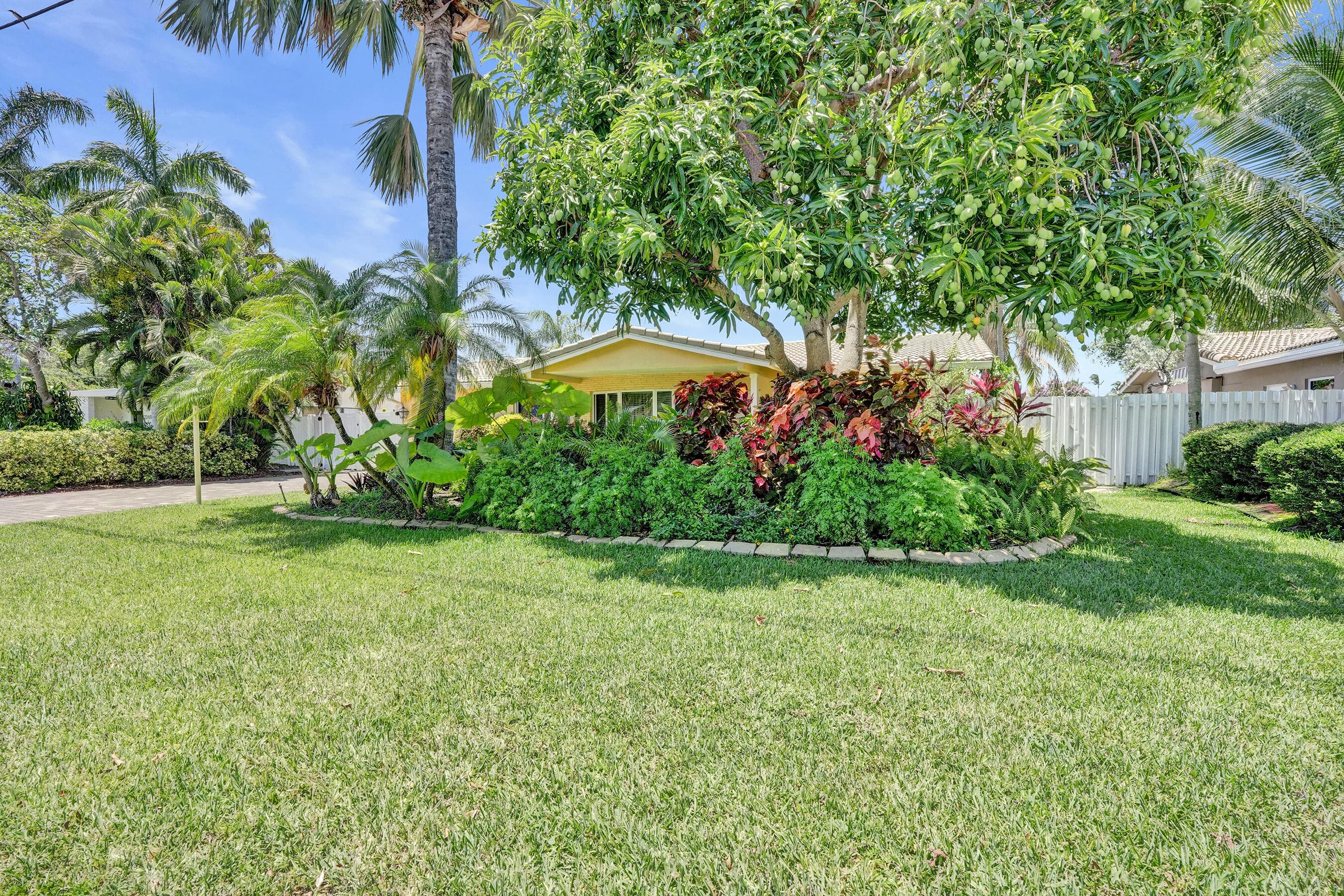 2265 SE 12th Street, Pompano Beach, FL 33062 — photo 1 of 55