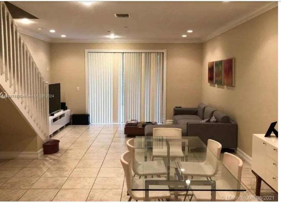 4310 Vineyard Circle 4310, Weston, FL 33332 — photo 3 of 15