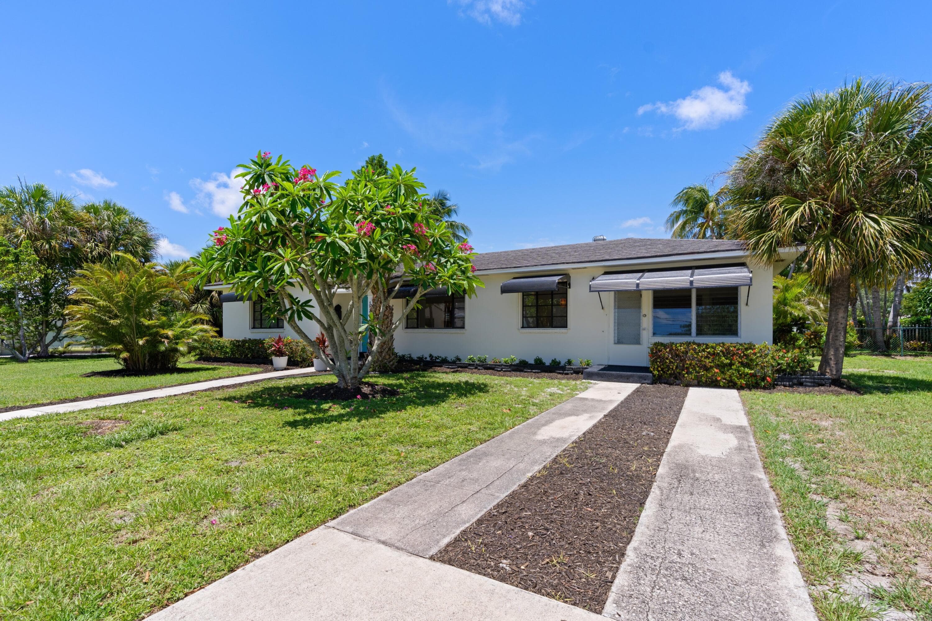 1725 N Lakeside Drive, Lake Worth Beach, FL 33460 — photo 7 of 25