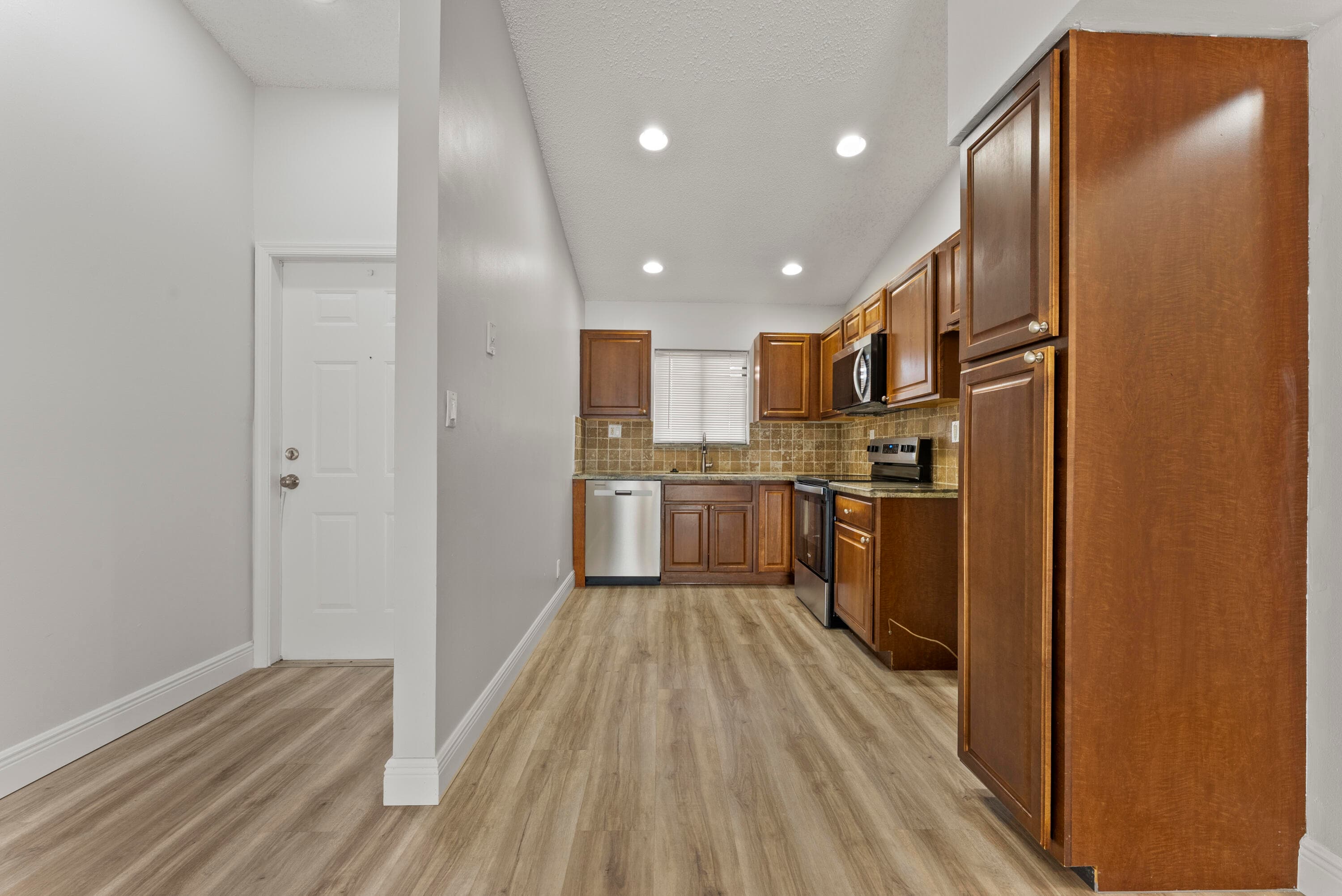 2900 Olivewood Terrace 201, Boca Raton, FL 33431 — photo 4 of 22