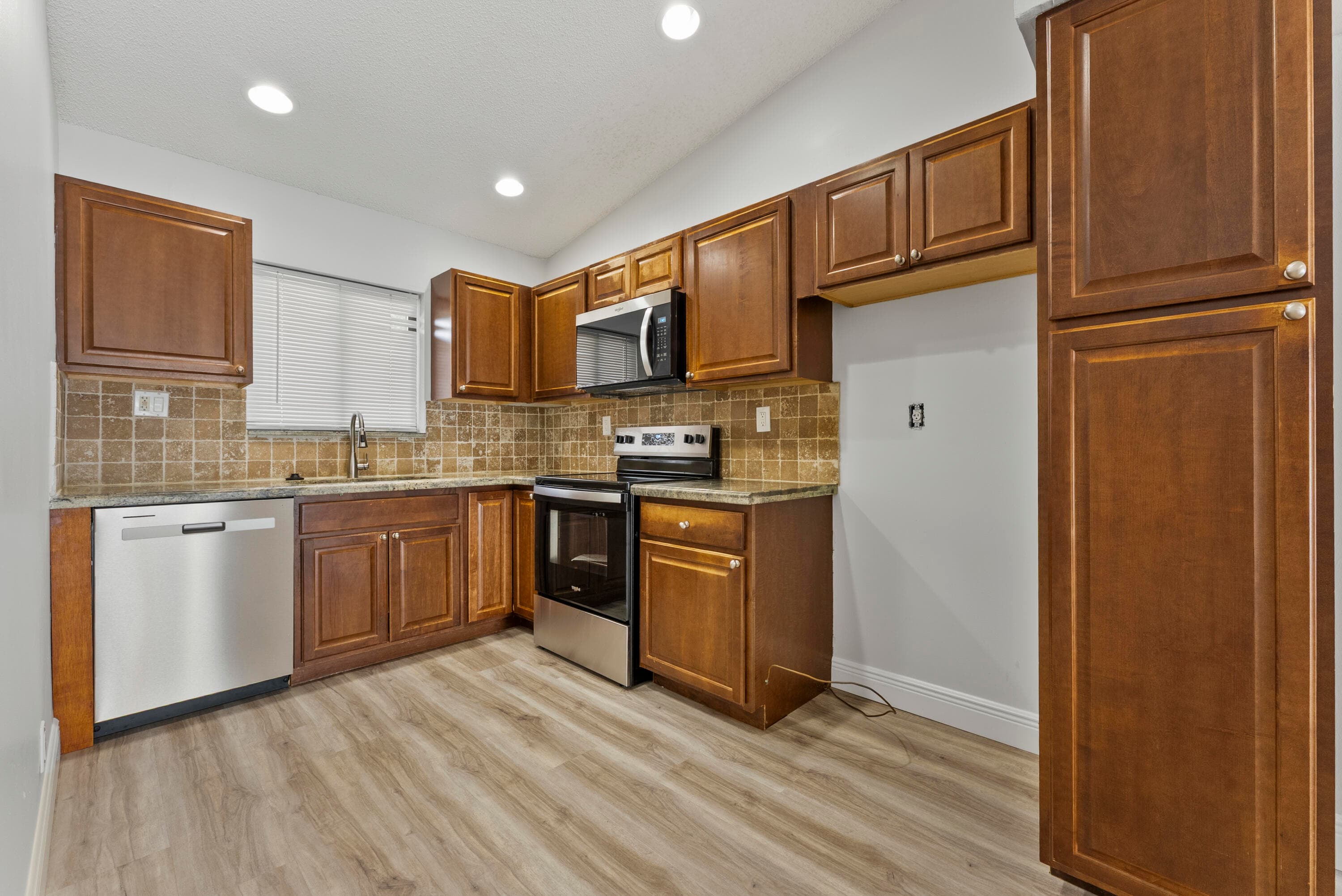 2900 Olivewood Terrace 201, Boca Raton, FL 33431 — photo 5 of 22
