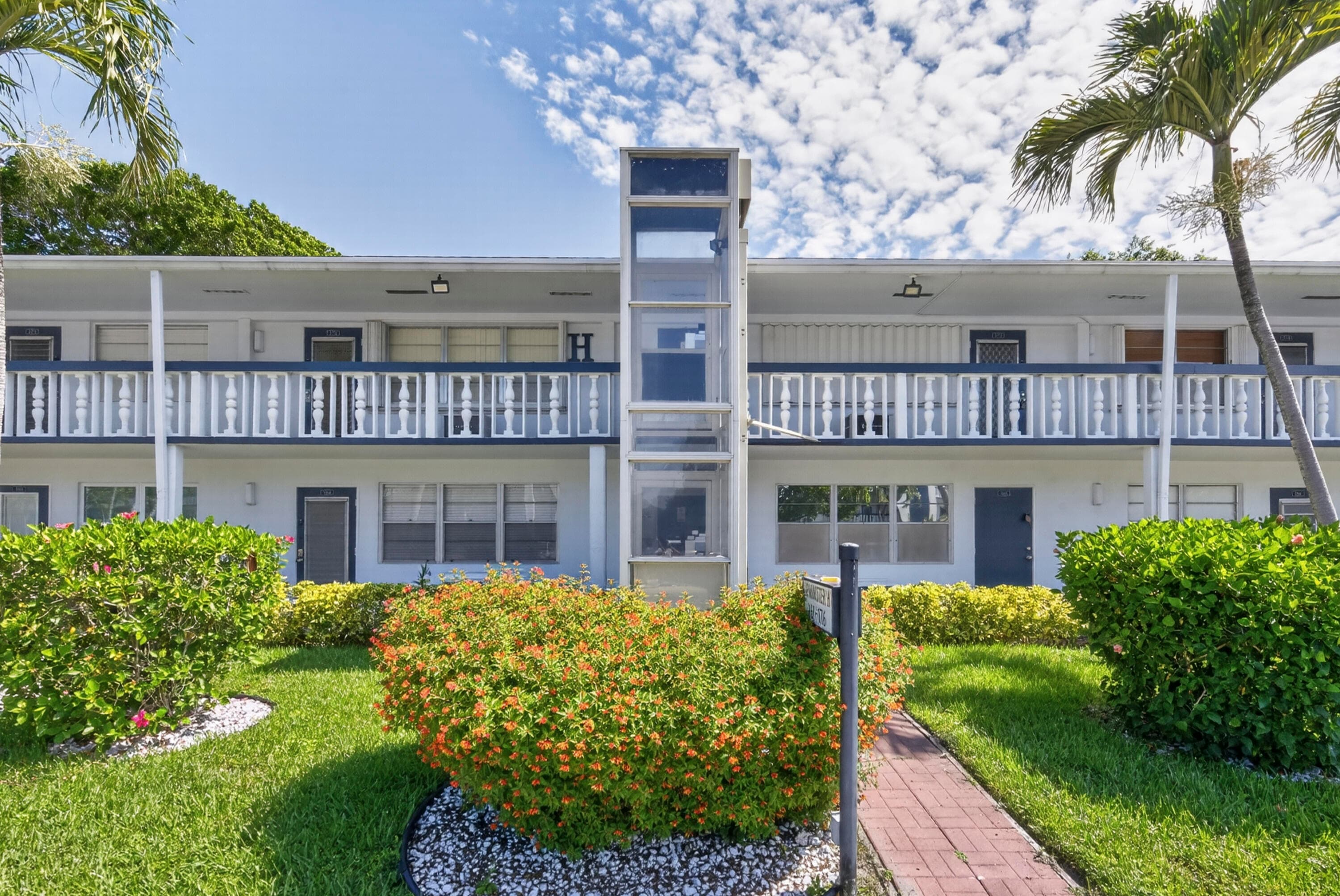 176 Upminster H 176, Deerfield Beach, FL 33442 — photo 2 of 28