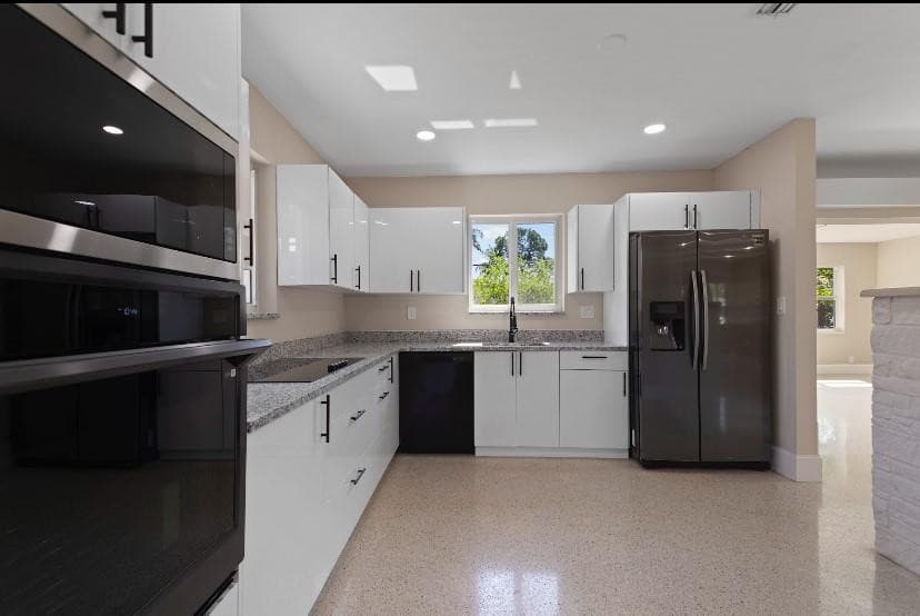 570 SE 2nd Avenue, Pompano Beach, FL 33060 — photo 17 of 28
