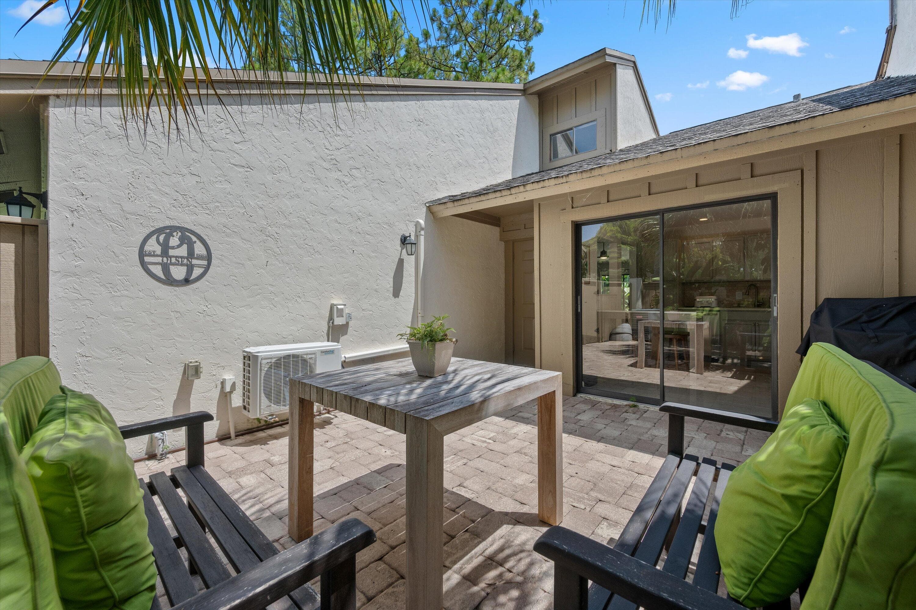 352 Wood Dale Drive, Wellington, FL 33414 — photo 18 of 23