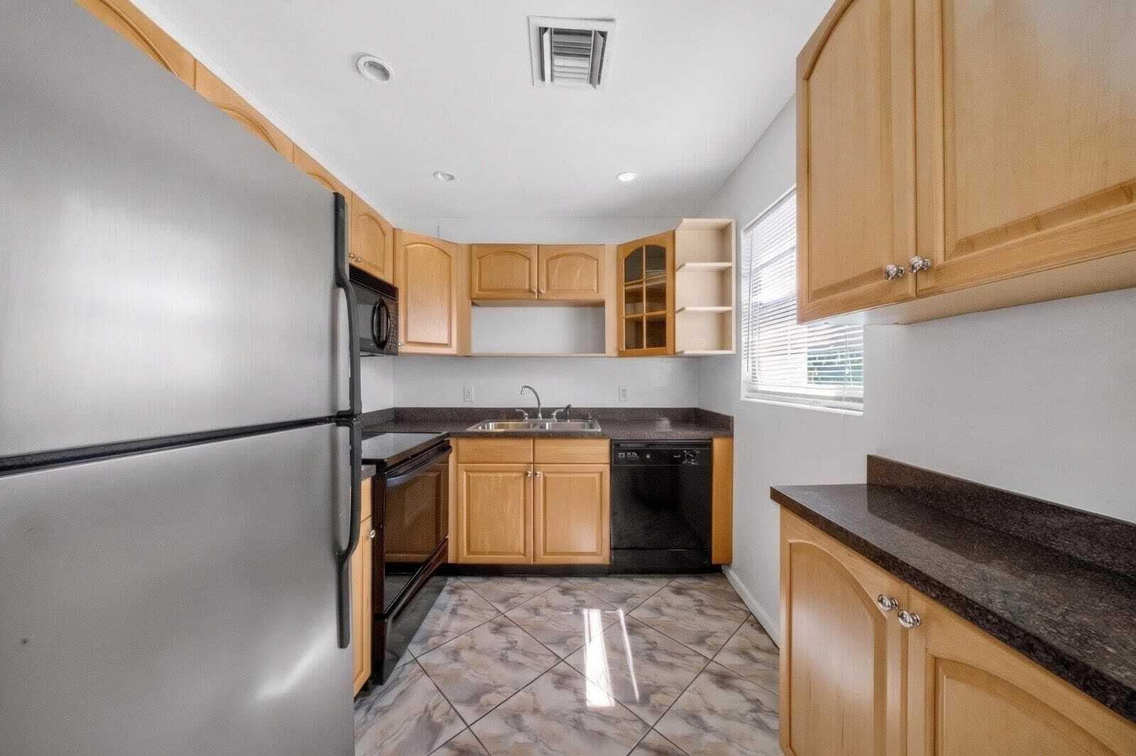 176 Upminster H 176, Deerfield Beach, FL 33442 — photo 13 of 28