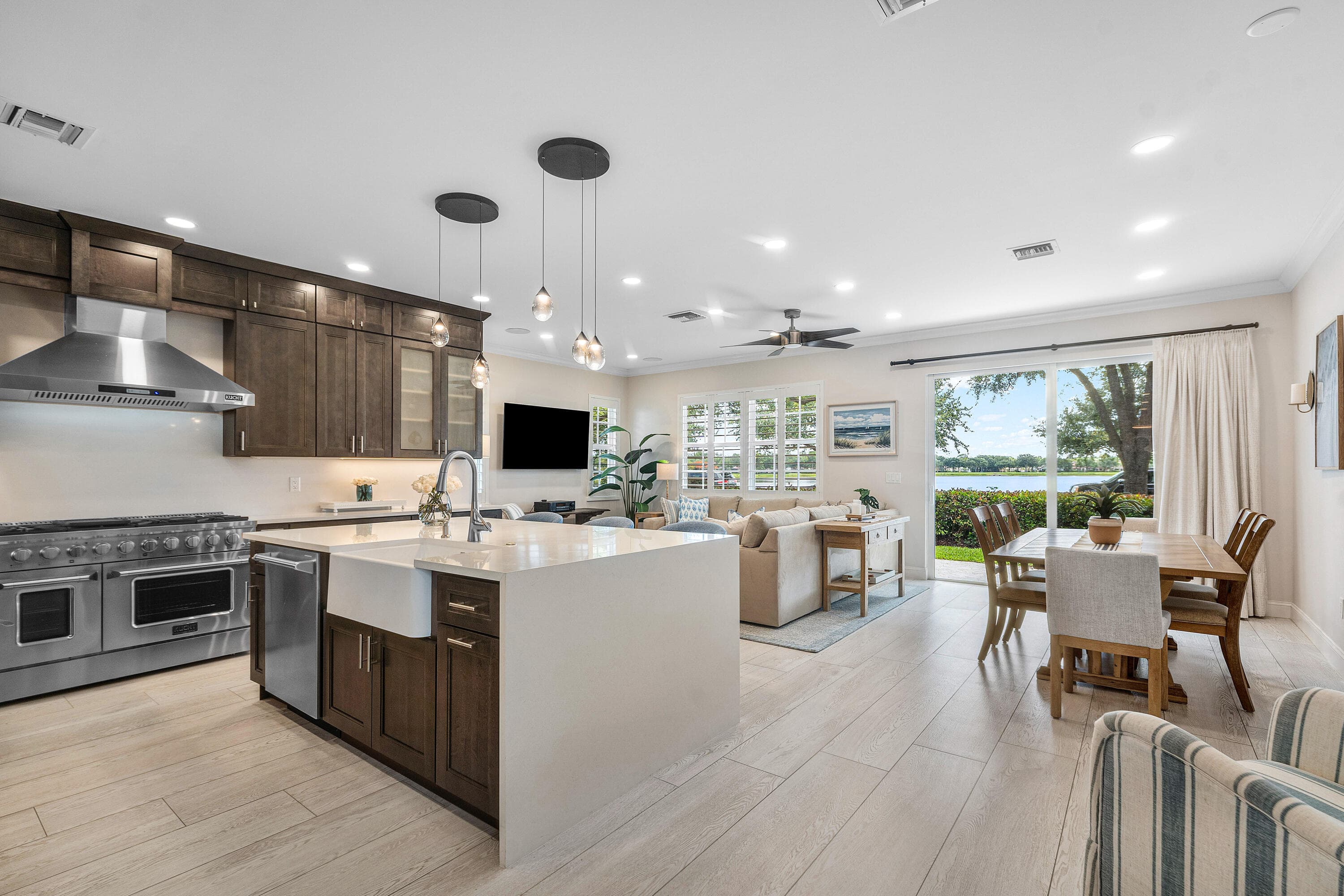 550 Tomahawk Court, Palm Beach Gardens, FL 33410 — photo 3 of 63