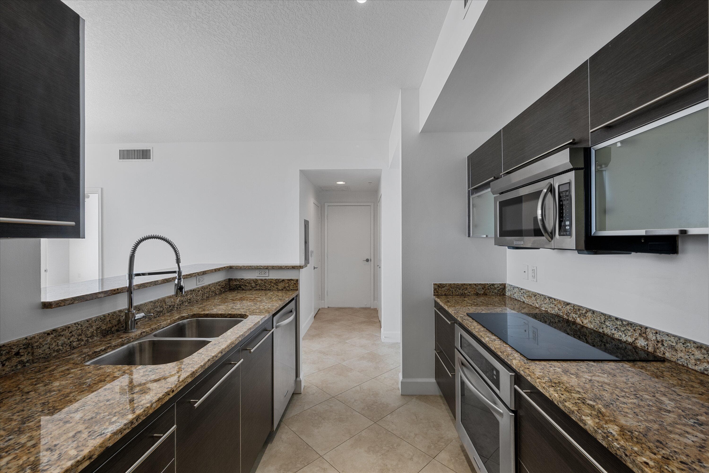 550 Okeechobee Boulevard 1605, West Palm Beach, FL 33401 — photo 4 of 22