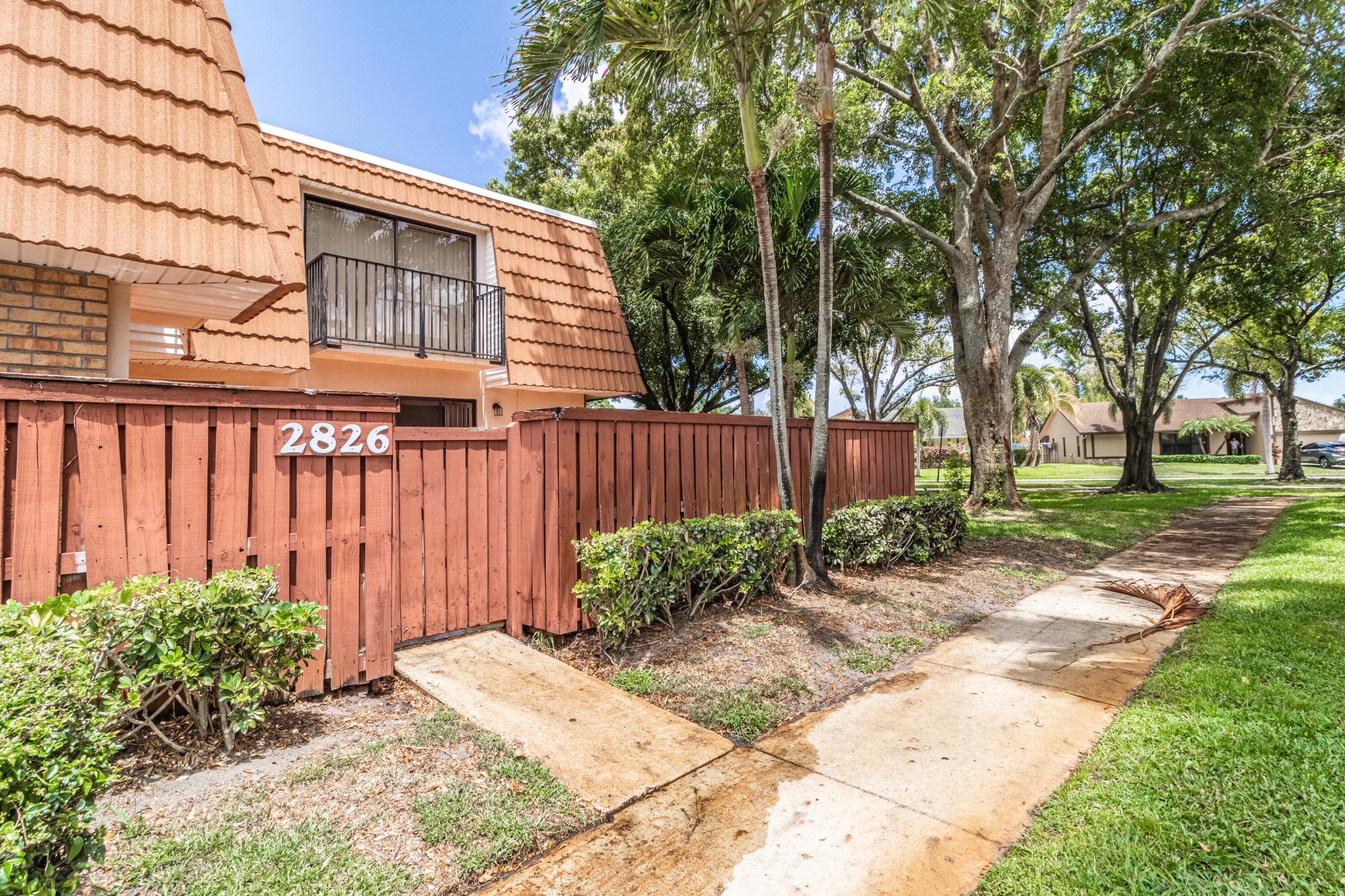 2826 SW 12th Street, Deerfield Beach, FL 33442 — photo 4 of 23