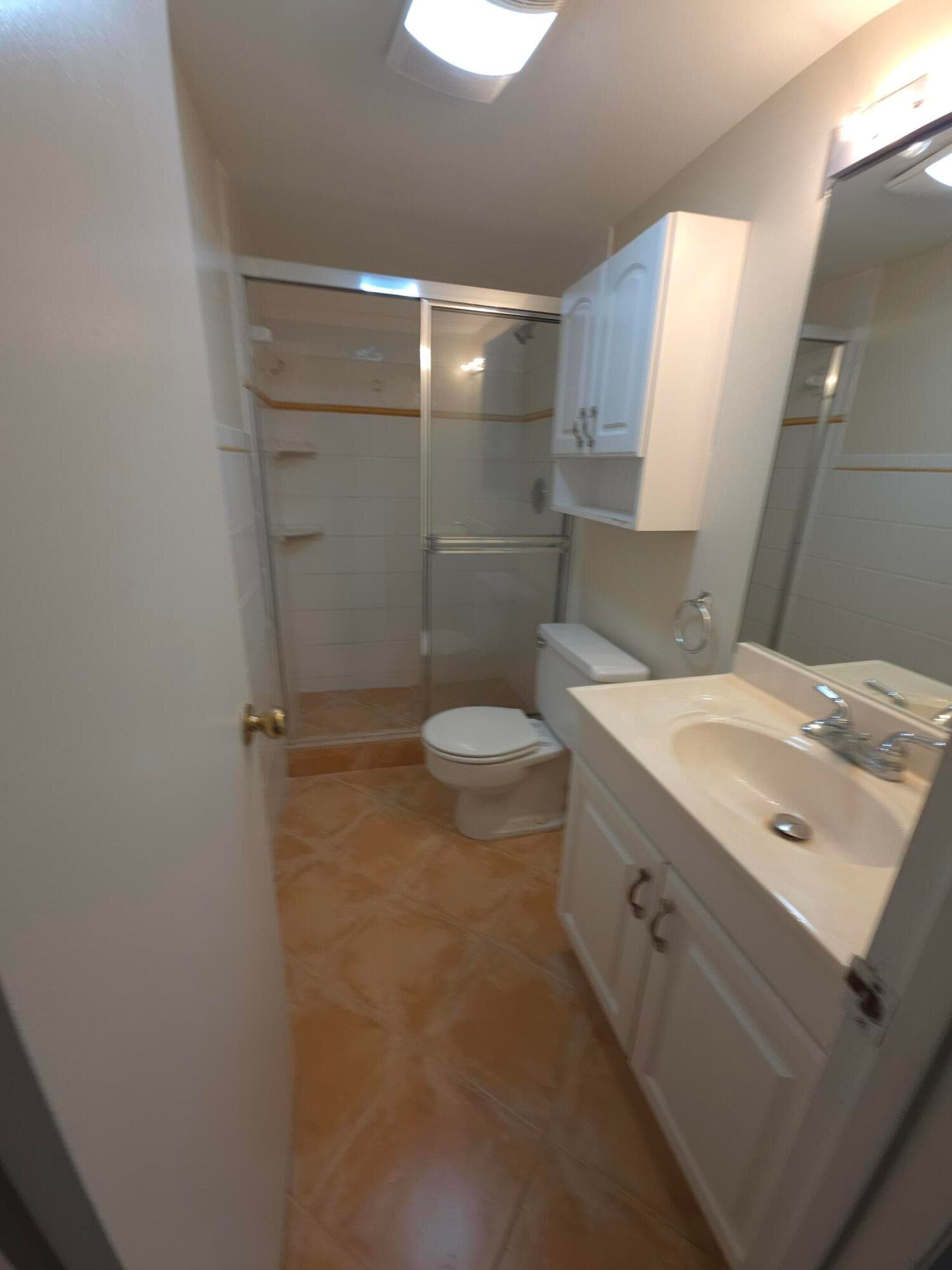 Townhouse in Hallandale Beach — photo 8 of 14