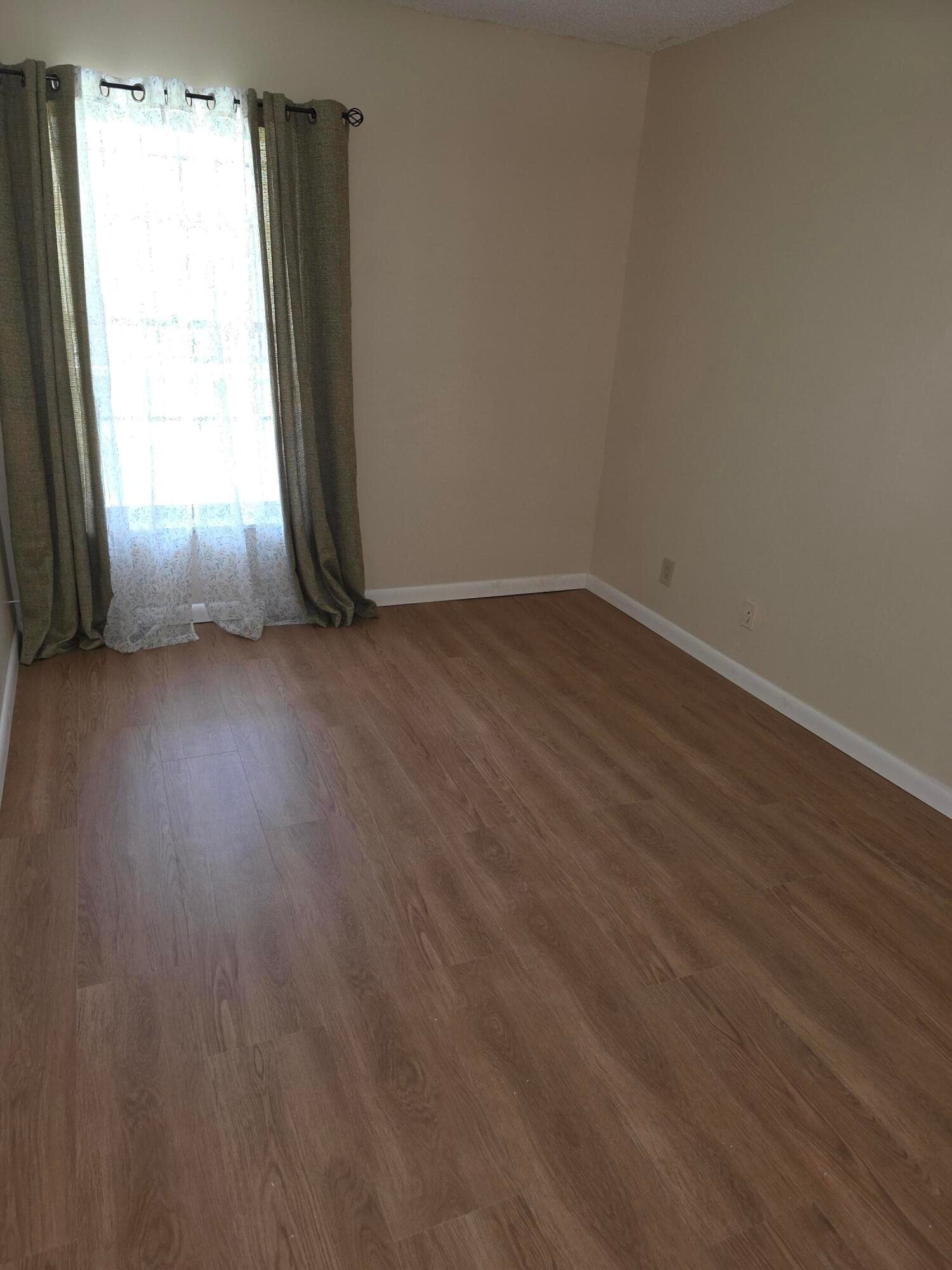Townhouse in Hallandale Beach — photo 9 of 14