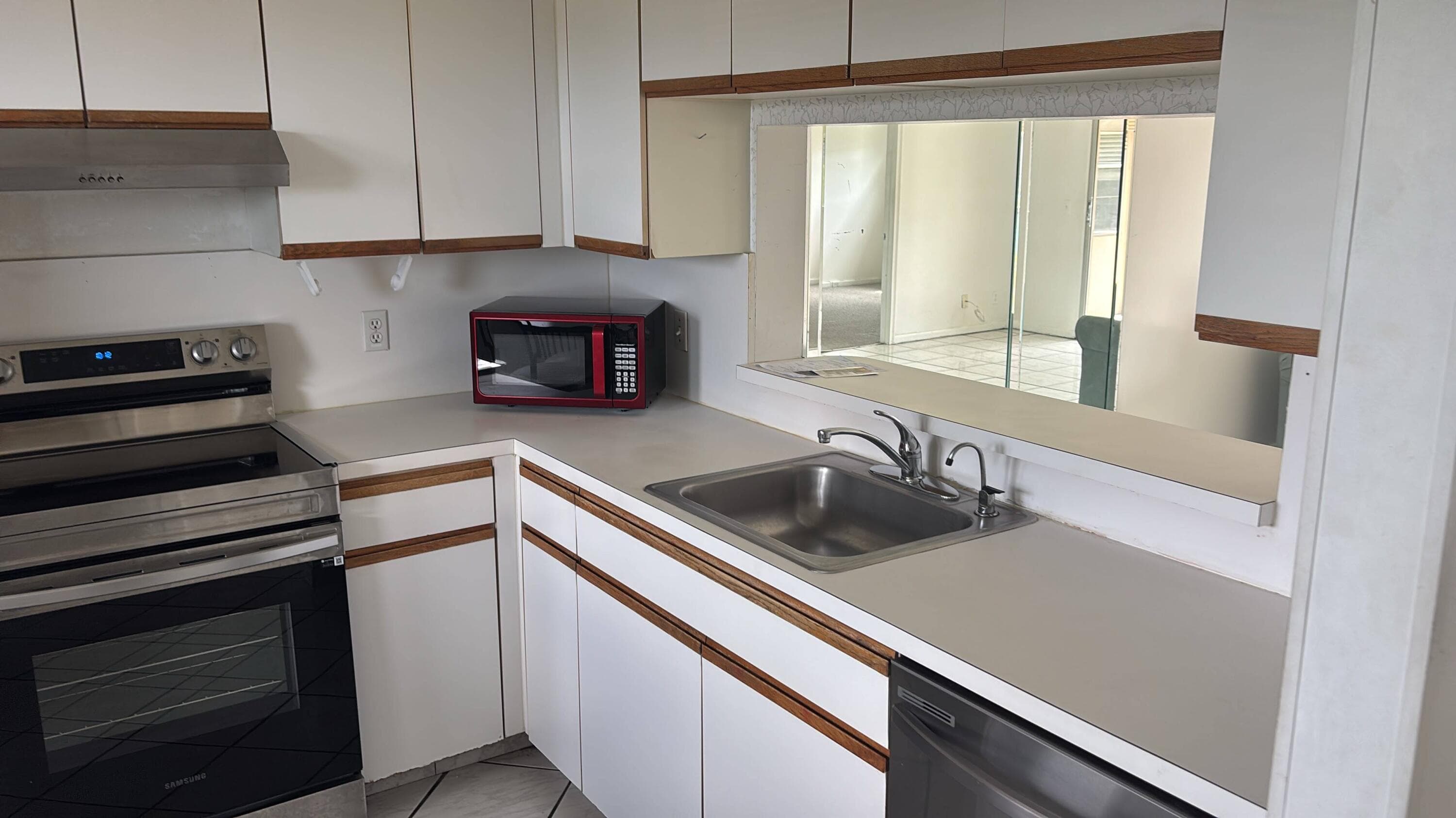 650 SW 124th Terrace 404 P, Pembroke Pines, FL 33027 — photo 5 of 11