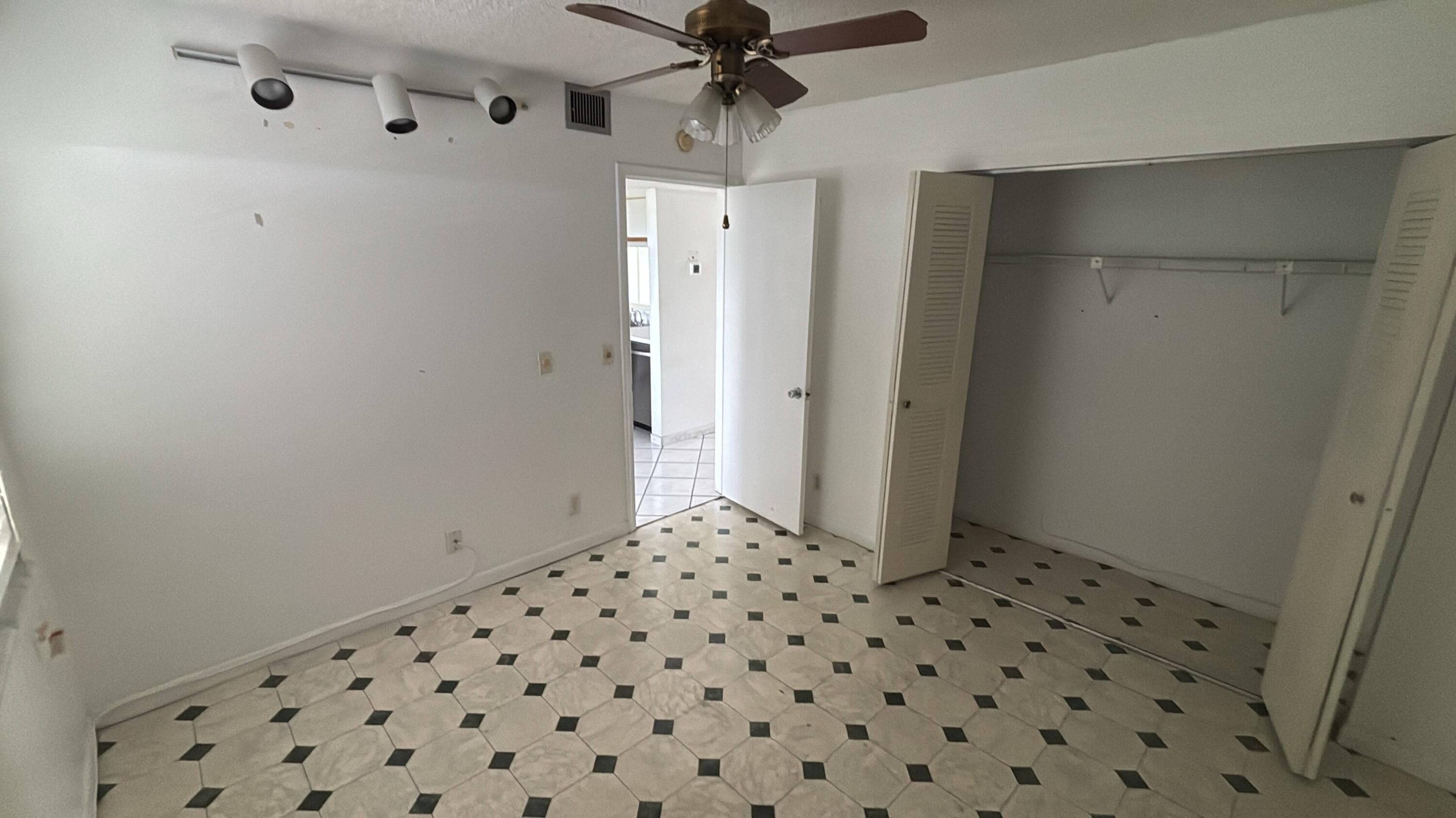 650 SW 124th Terrace 404 P, Pembroke Pines, FL 33027 — photo 8 of 11