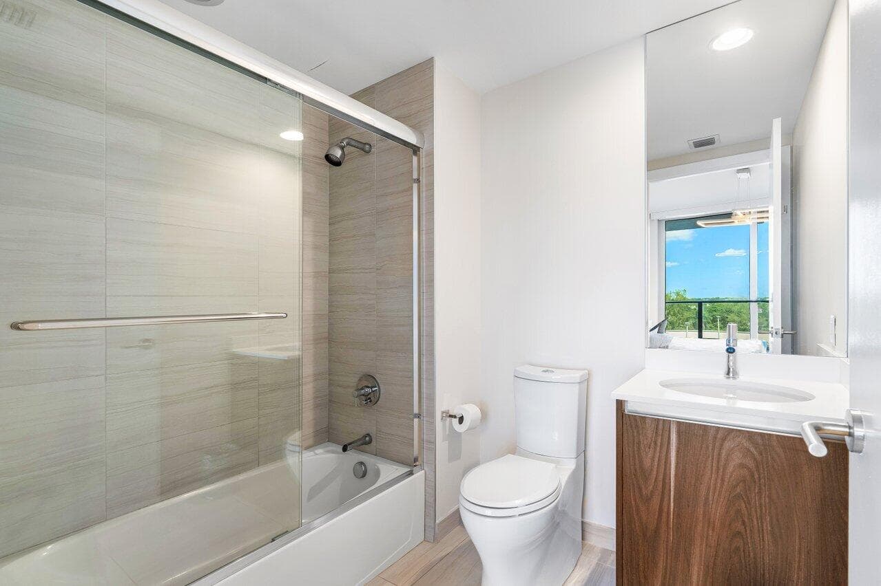 1180 N Federal Highway 707, Fort Lauderdale, FL 33304 — photo 12 of 28