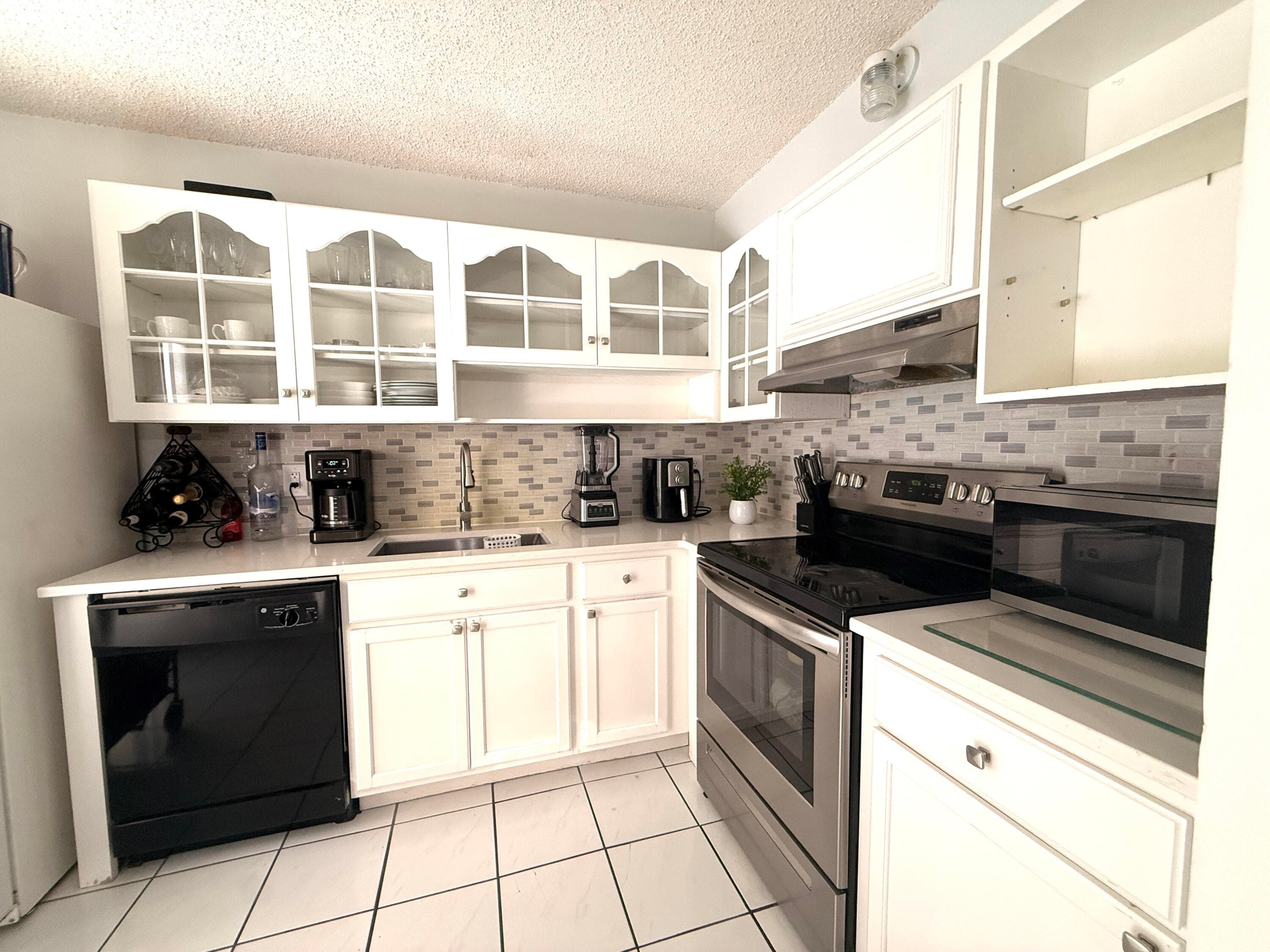 1684 Forest Lakes Circle A, West Palm Beach, FL 33406 — photo 25 of 124