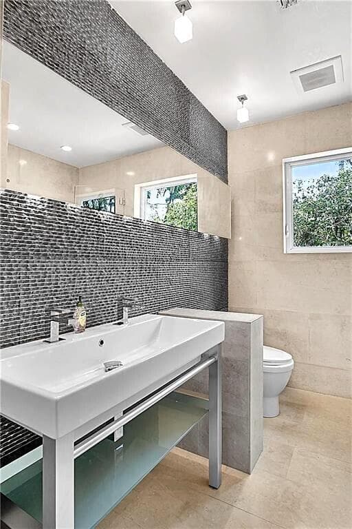 551 NE 53rd Street, Miami, FL 33137 — photo 15 of 25