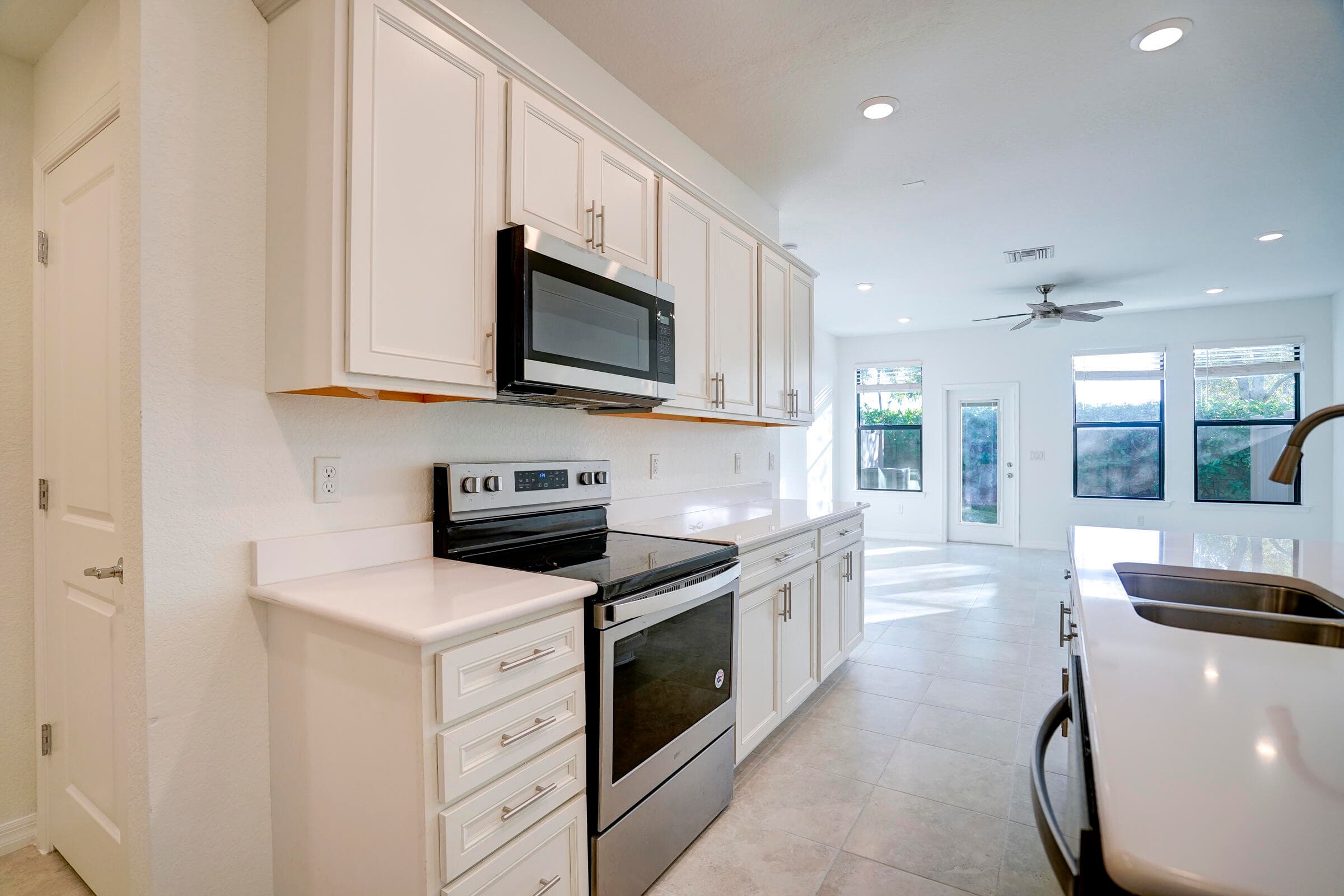 Townhouse in Palm Springs — photo 10 of 43