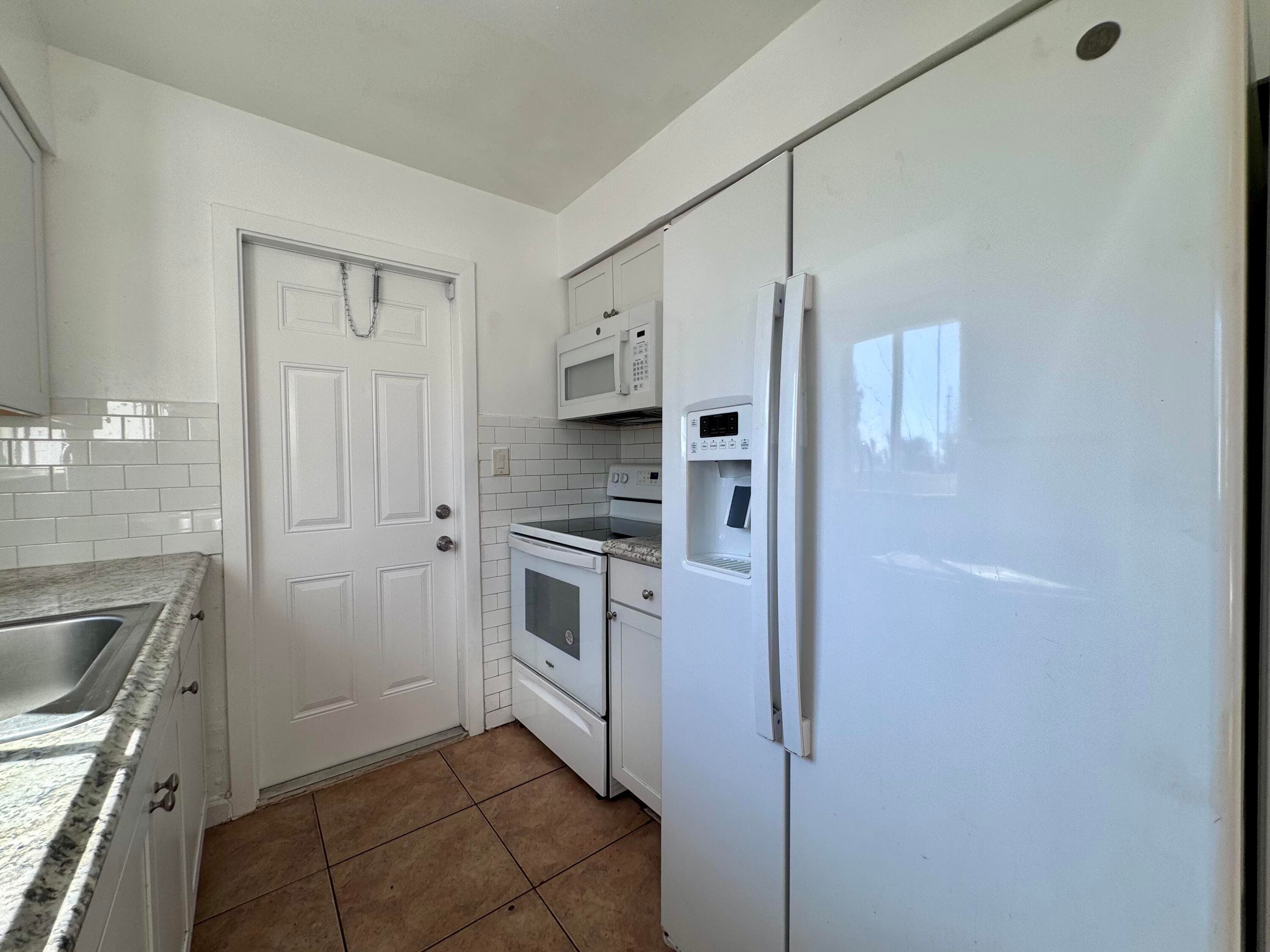 3101 NE 7th Avenue B, Pompano Beach, FL 33064 — photo 2 of 36