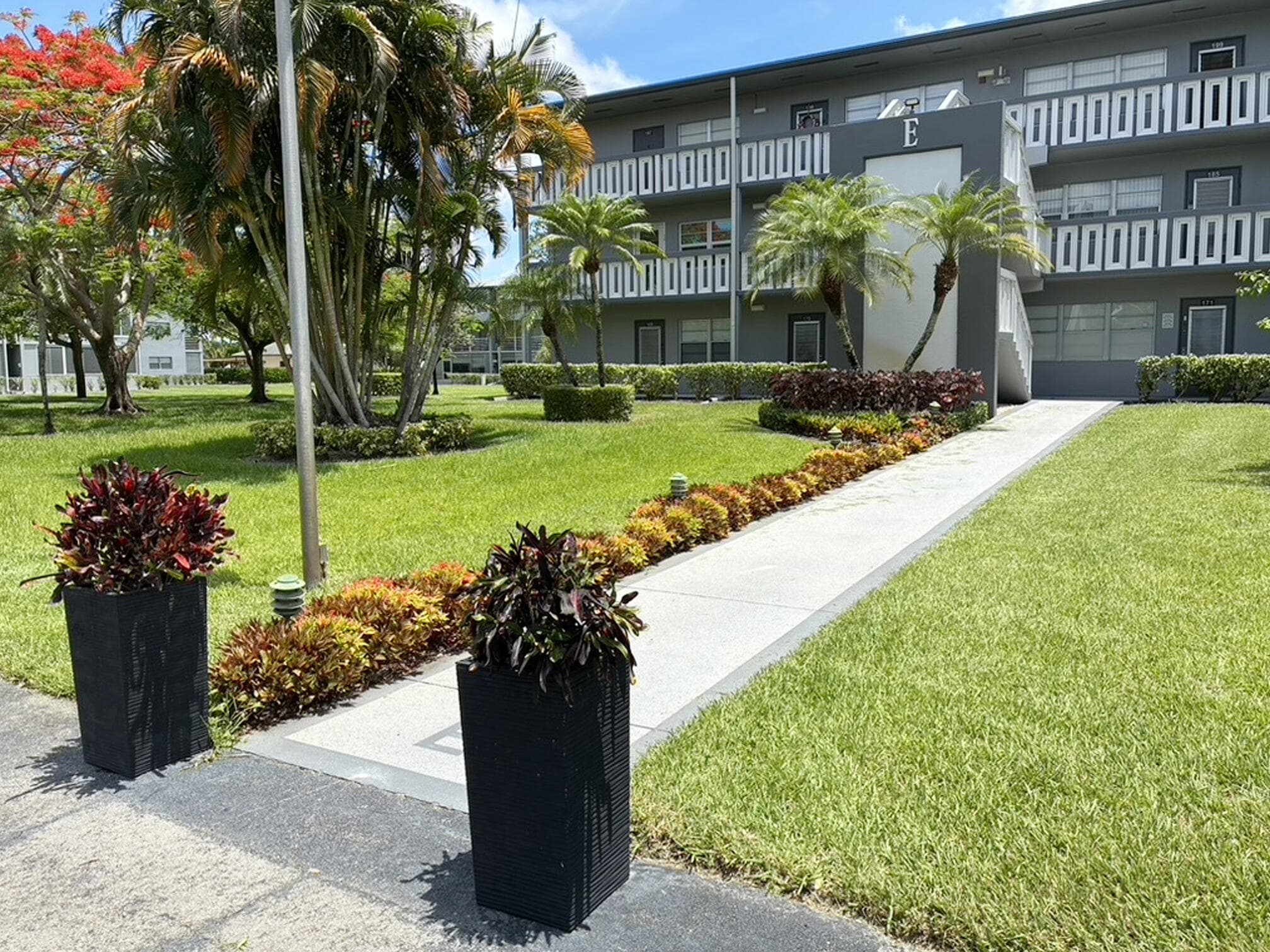 171 Suffolk F 171, Boca Raton, FL 33434 — photo 1 of 21