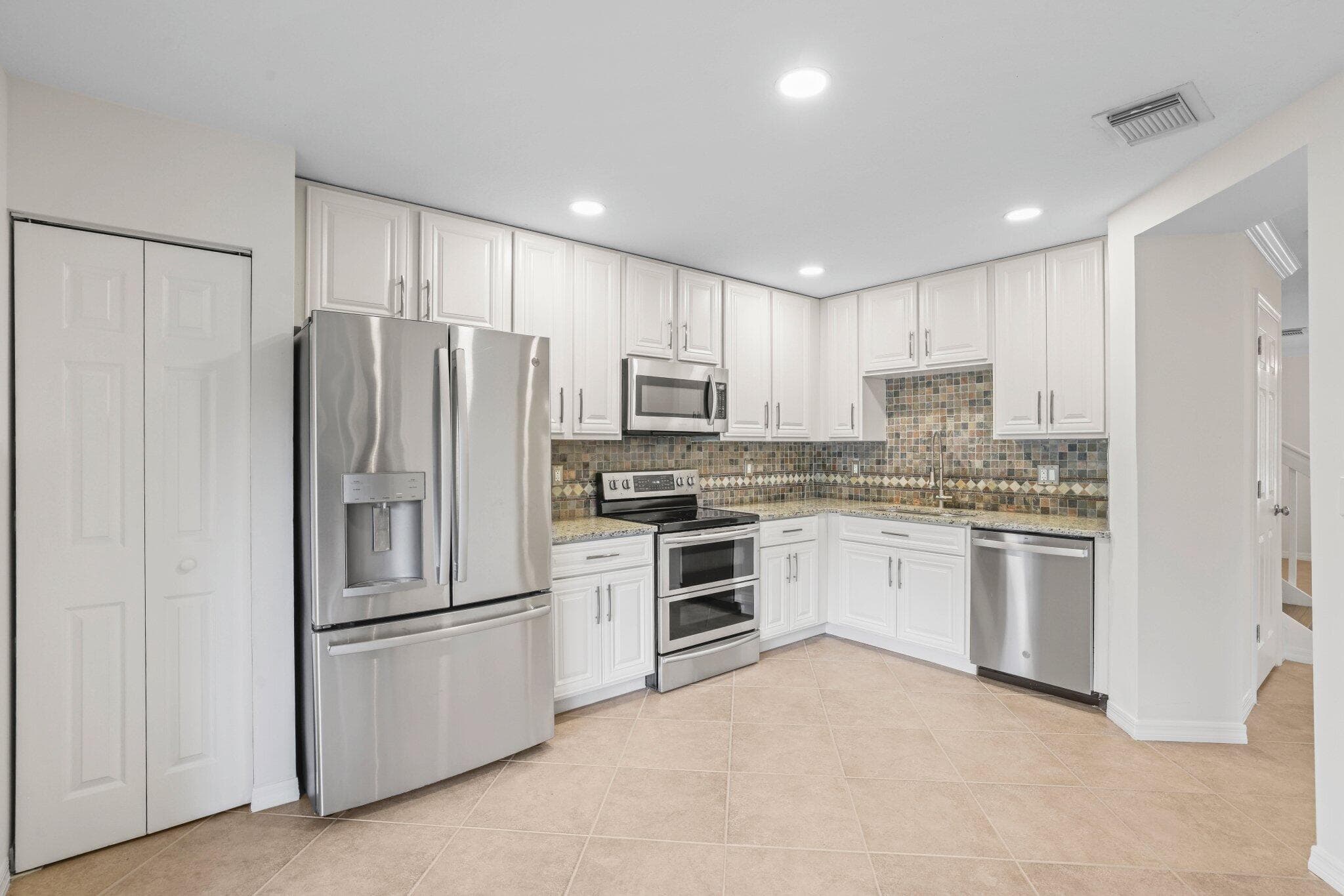 1000 Arezzo Circle, Boynton Beach, FL 33436 — photo 9 of 48
