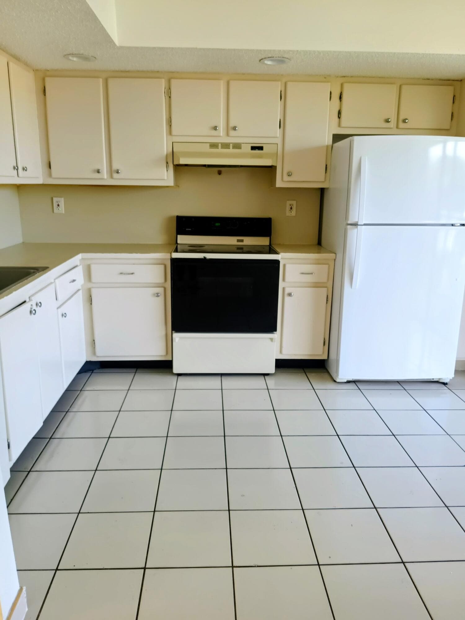 8015 SW 107th Avenue SW 218, Miami, FL 33173 — photo 32 of 41