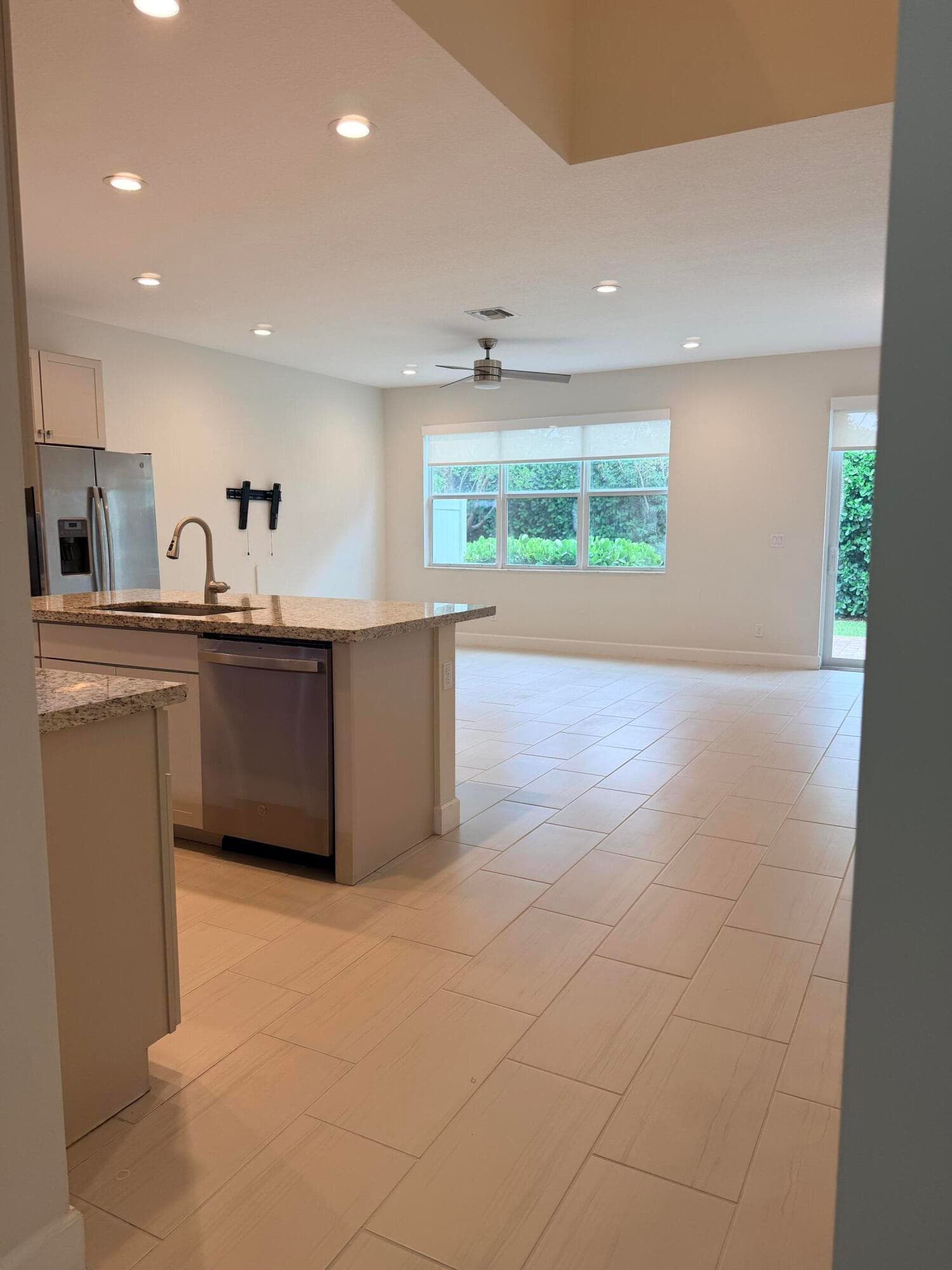 8951 Kingsmoor Way, Lake Worth, FL 33467 — photo 3 of 18