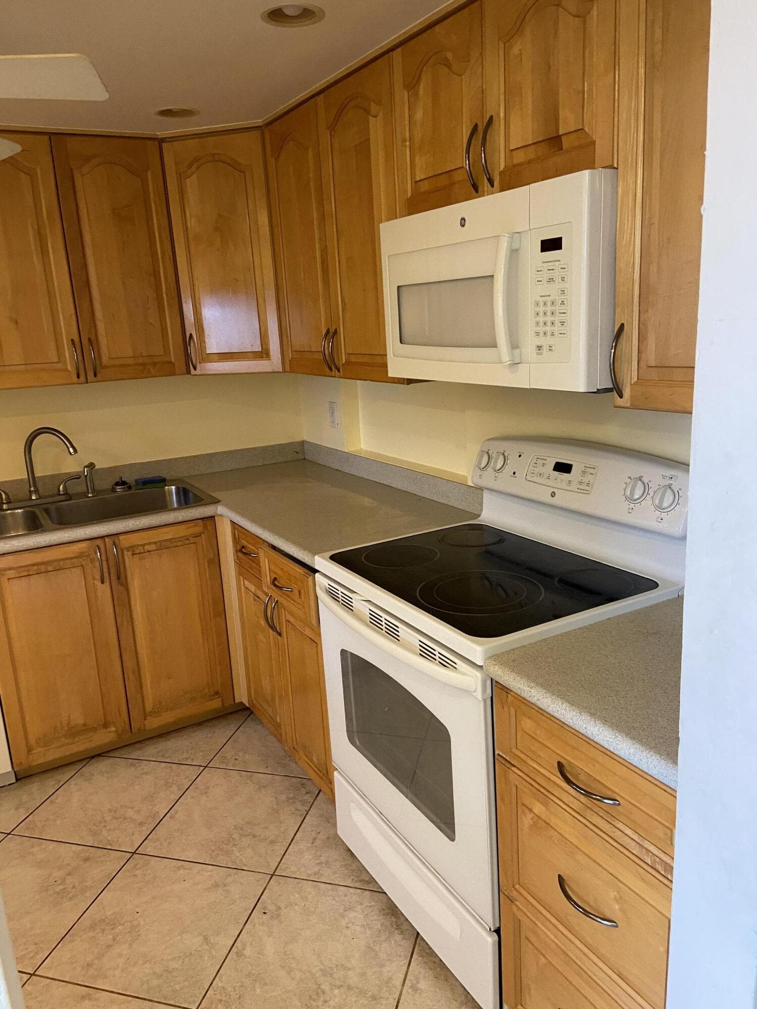 3090 Holiday Springs Boulevard 310, Margate, FL 33063 — photo 5 of 26