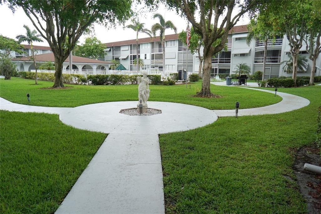 1040 SE 4th Avenue 222, Deerfield Beach, FL 33441 — photo 26 of 29