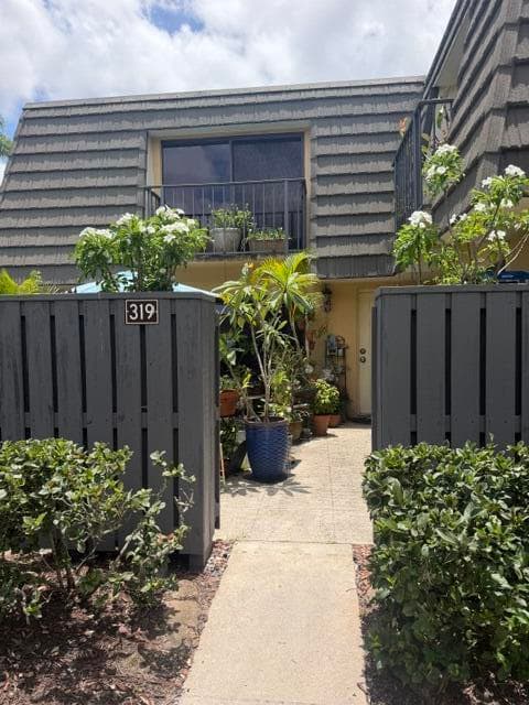 319 3rd Way, West Palm Beach, FL 33407 — photo 1 of 9