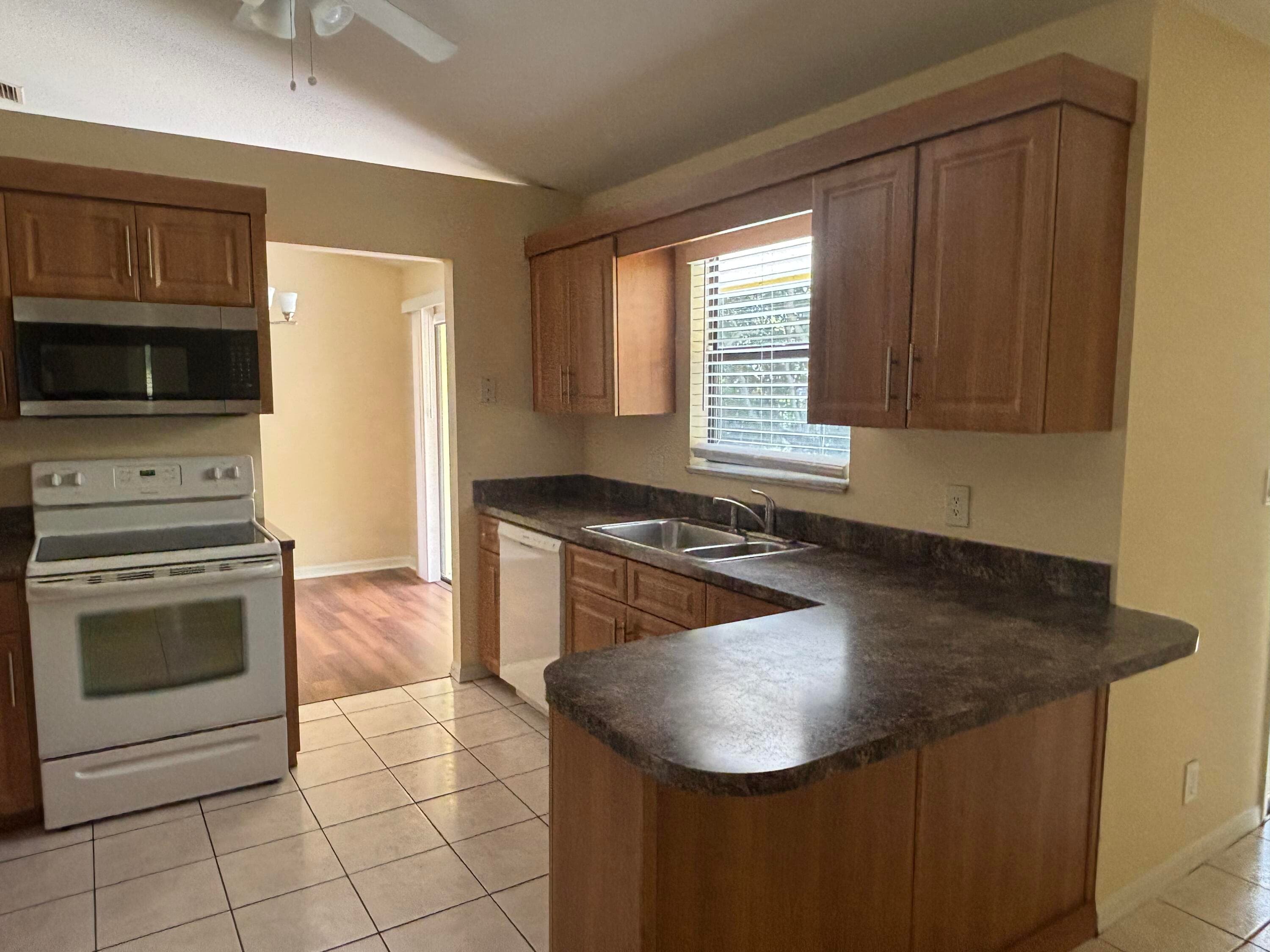 1563 40th Street, West Palm Beach, FL 33407 — photo 13 of 29