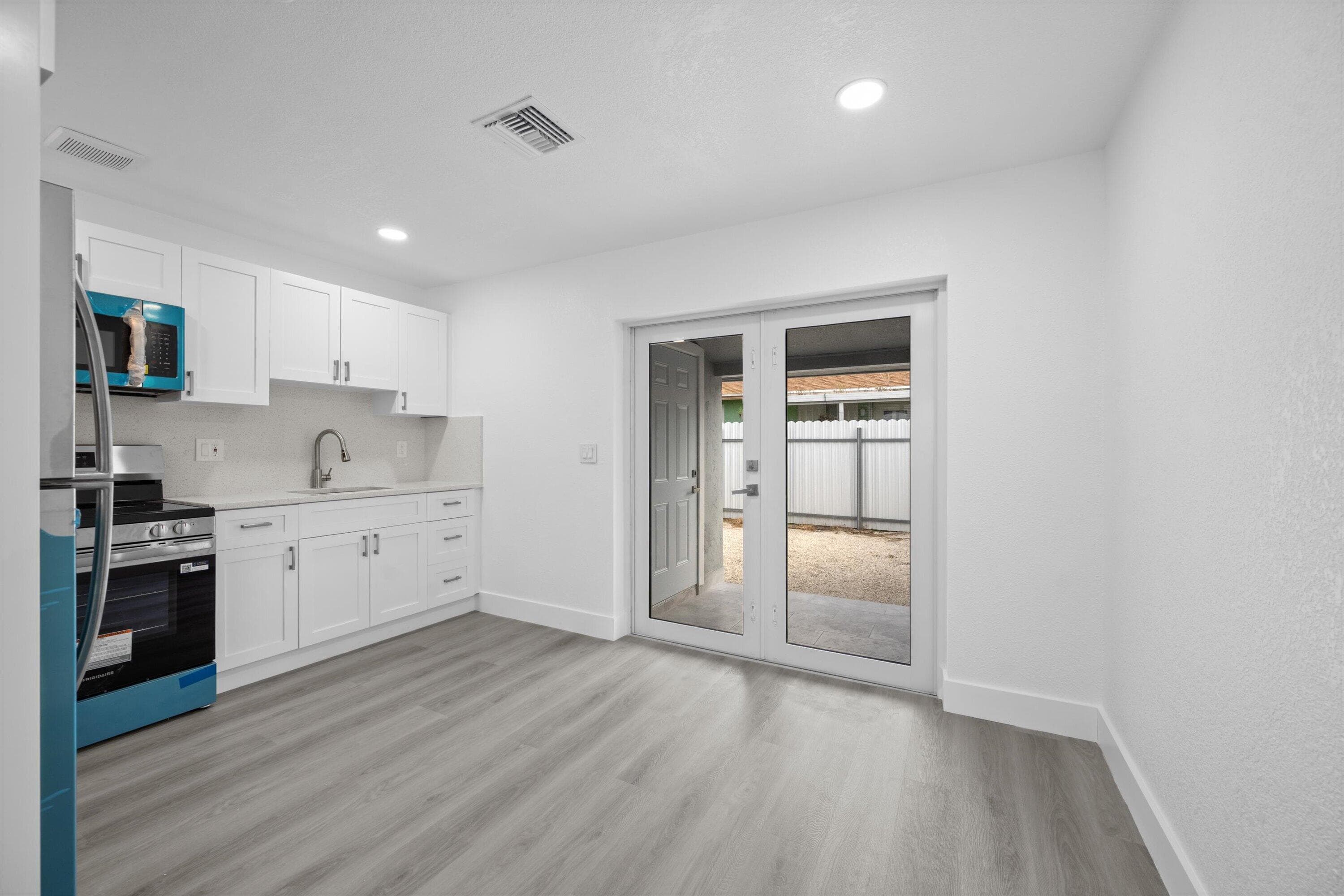 2807 Reo Lane 1, Palm Springs, FL 33461 — photo 7 of 25