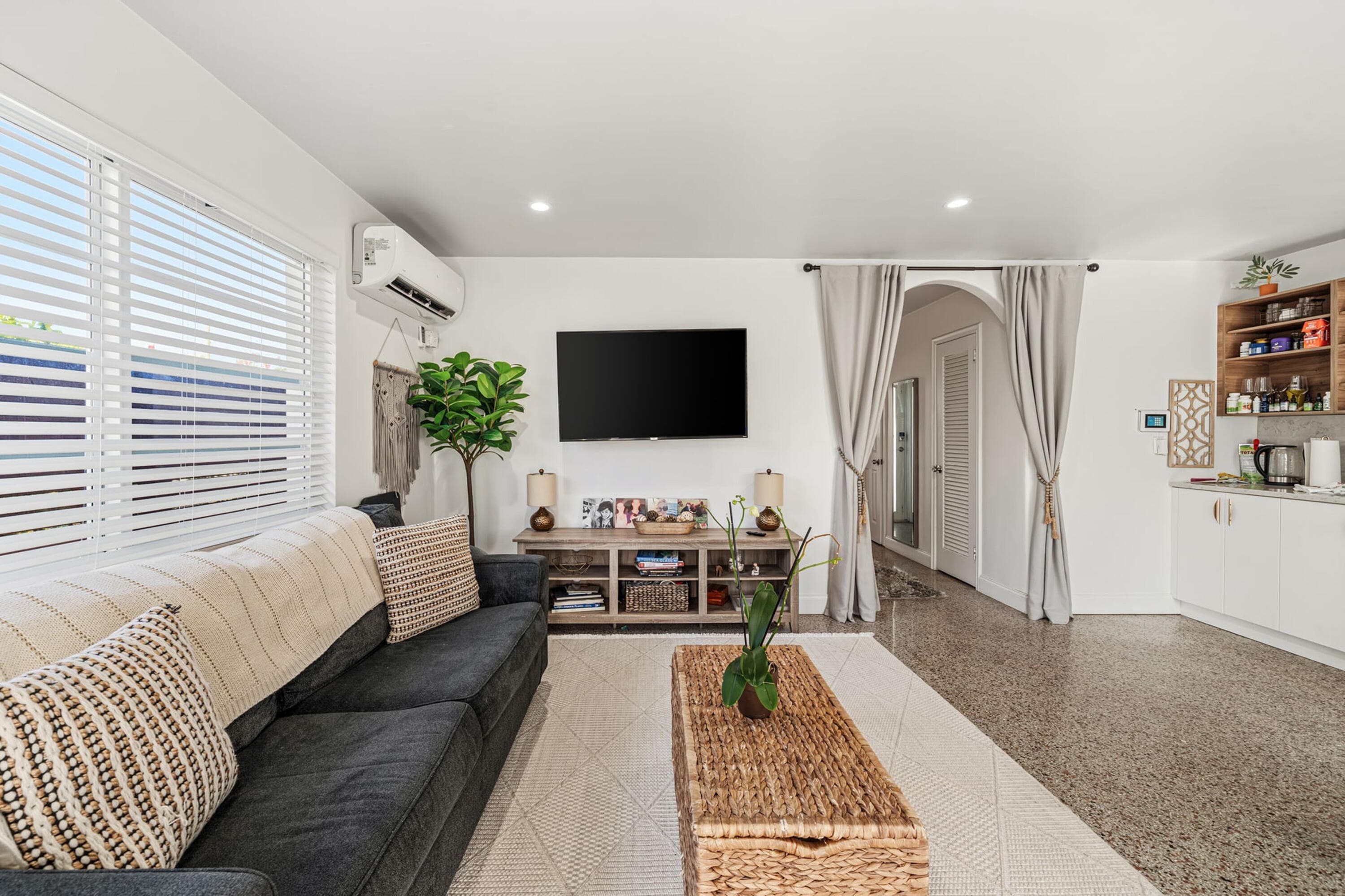 430 N K Street, Lake Worth Beach, FL 33460 — photo 8 of 31