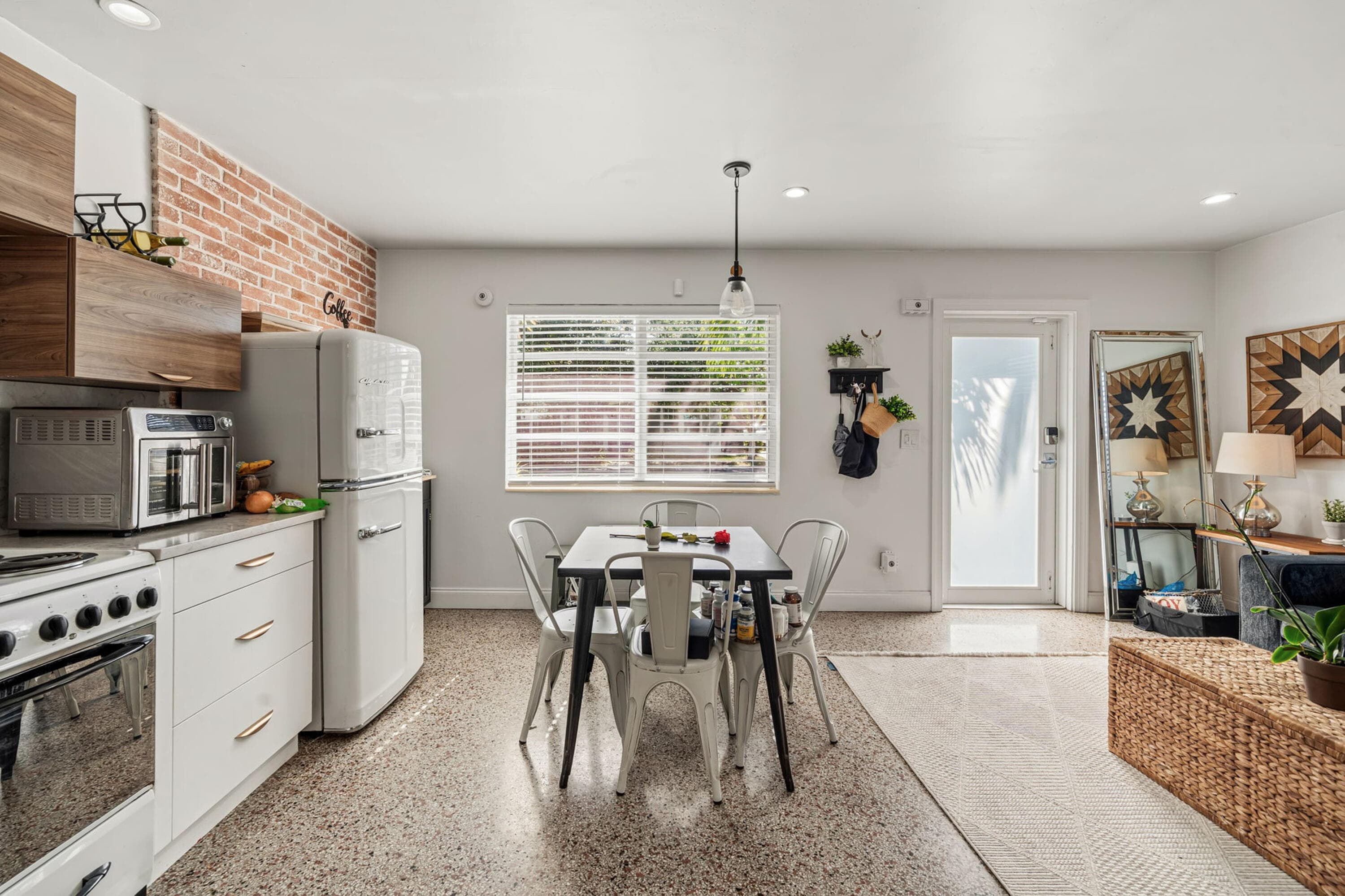 430 N K Street, Lake Worth Beach, FL 33460 — photo 10 of 31