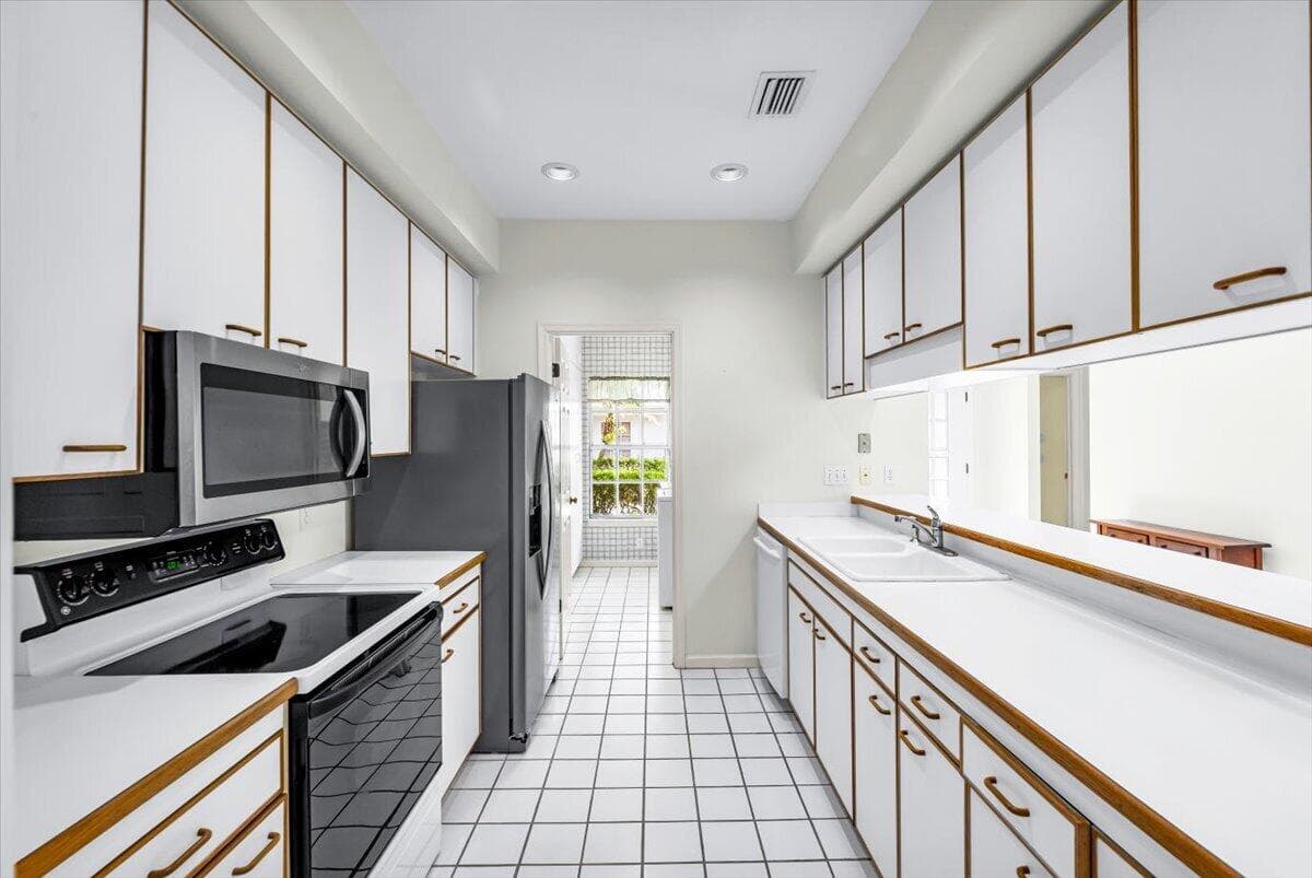 7338 Pine Creek Way, Port St. Lucie, FL 34986 — photo 14 of 73