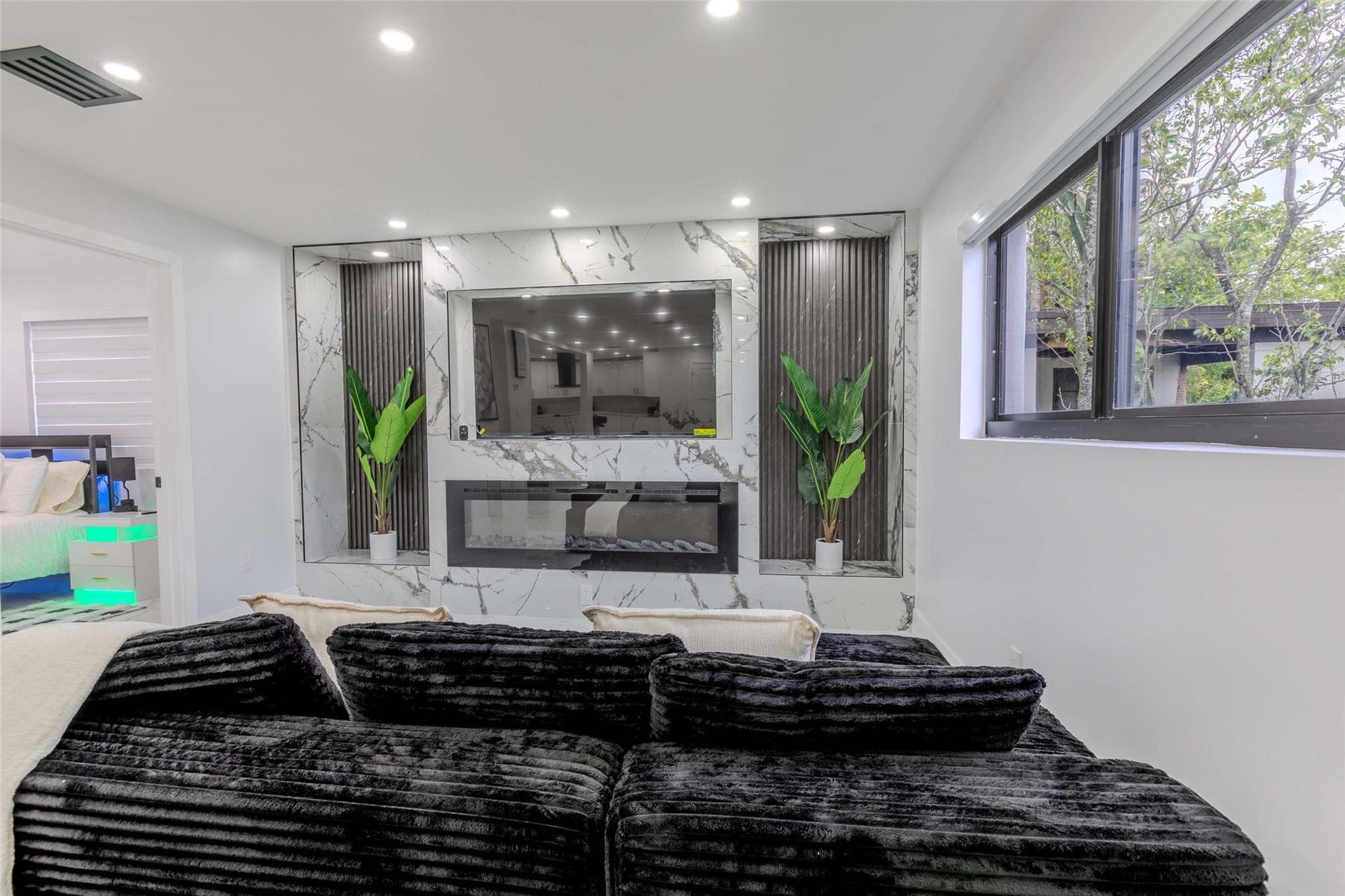 2633 NW Taft Street, Hollywood, FL 33020 — photo 10 of 35