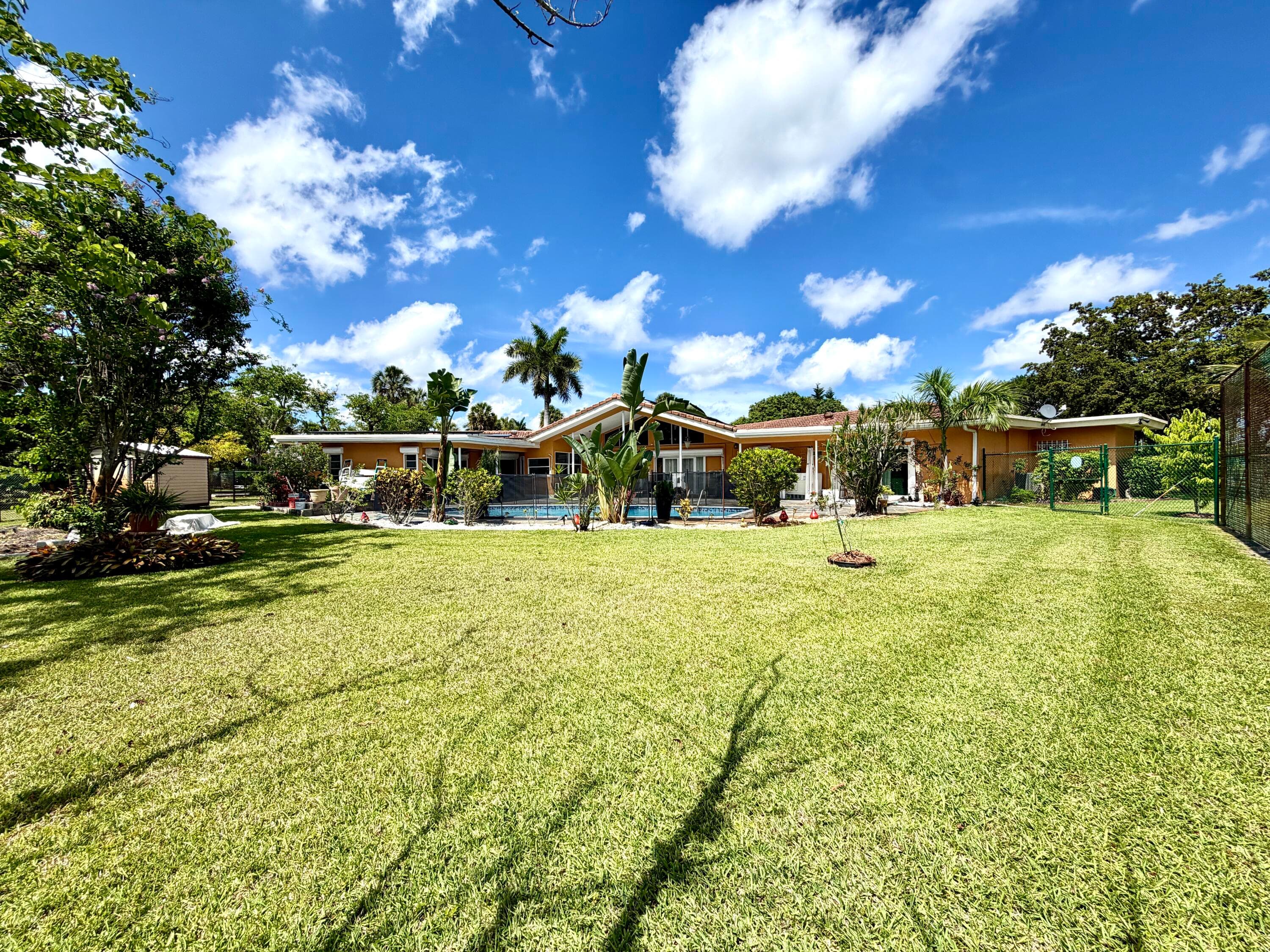 Single Family Residence in Tamarac — photo 21 of 21