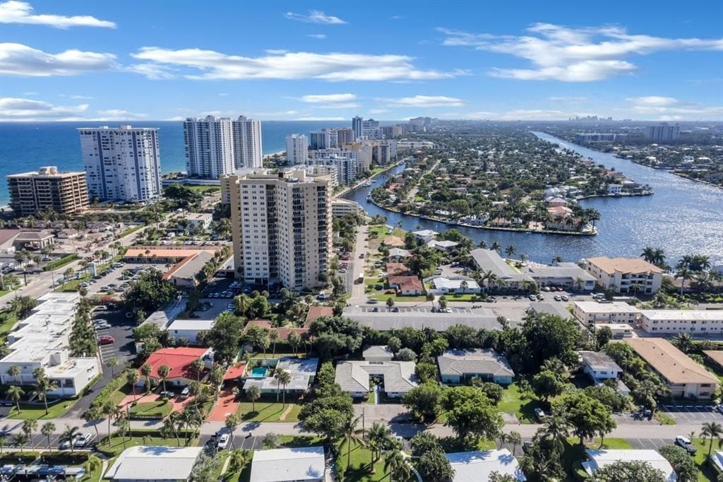 3218 SE 11th Street B, Pompano Beach, FL 33062 — photo 1 of 7