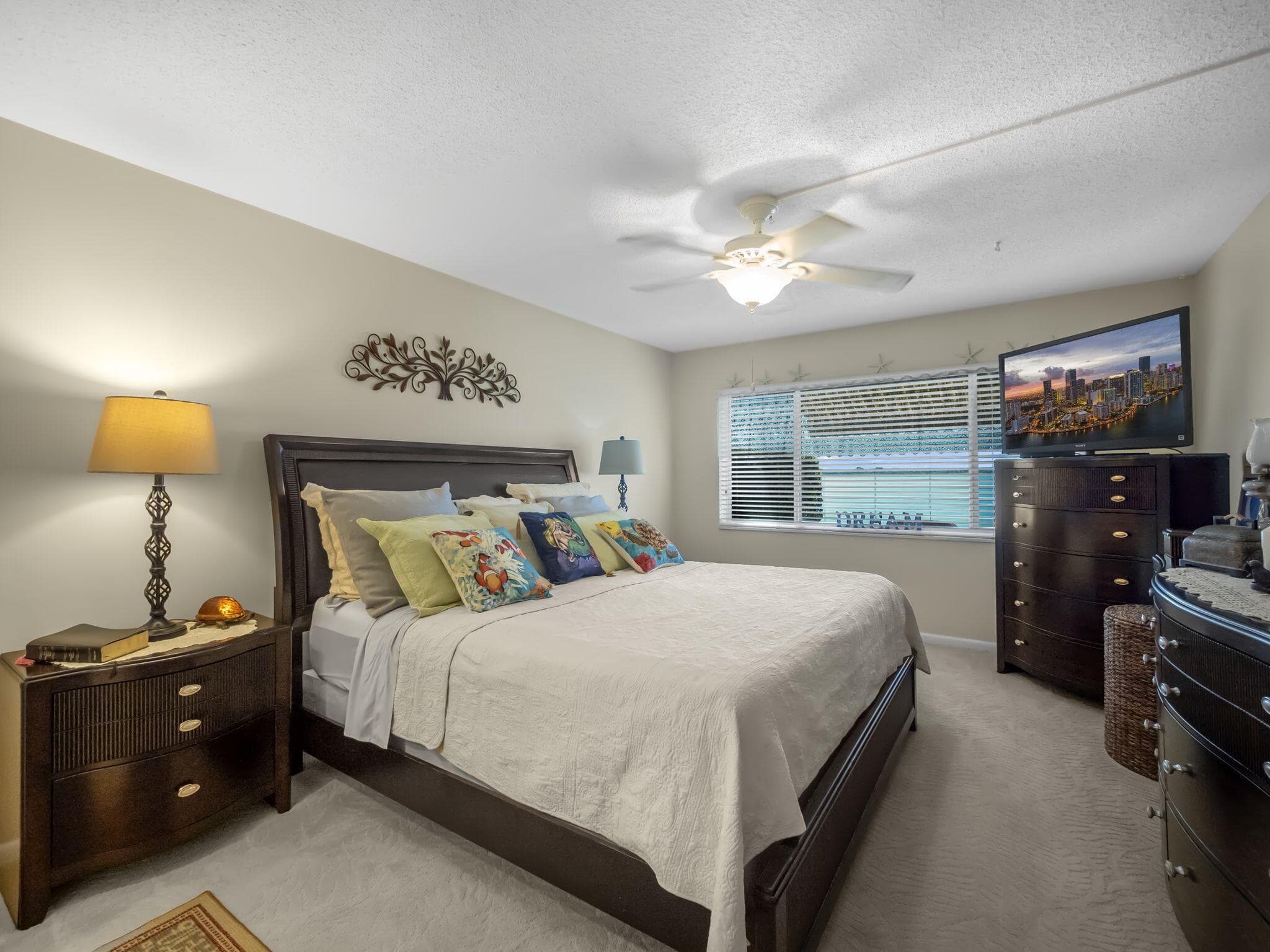 52 Yacht Club Drive 103, North Palm Beach, FL 33408 — photo 12 of 17