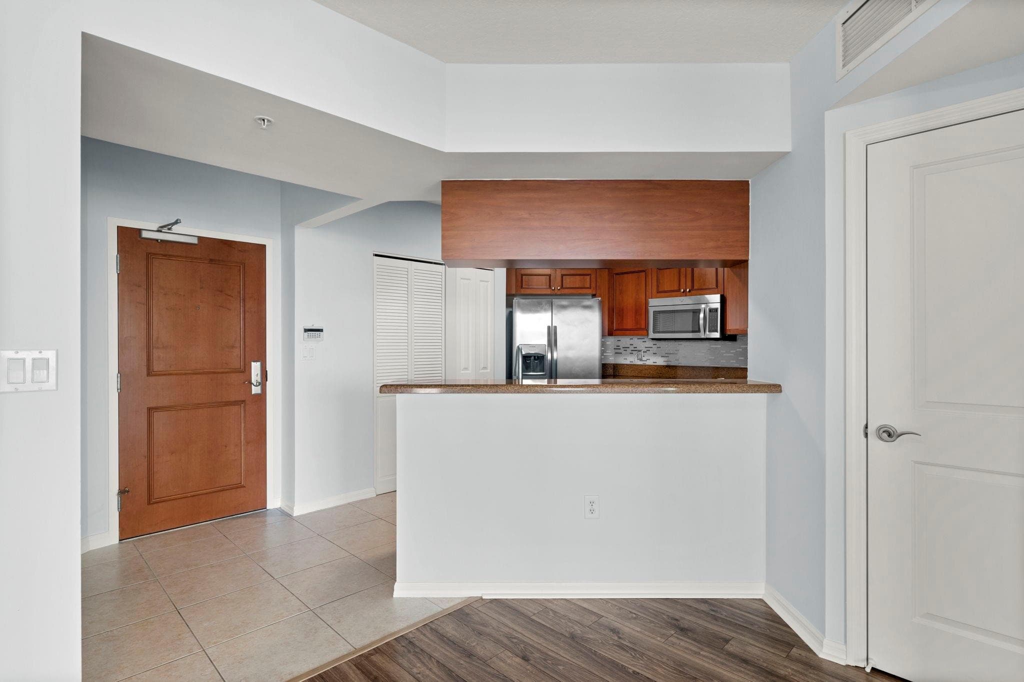 347 N New River Dr Drive 1110, Fort Lauderdale, FL 33301 — photo 5 of 36