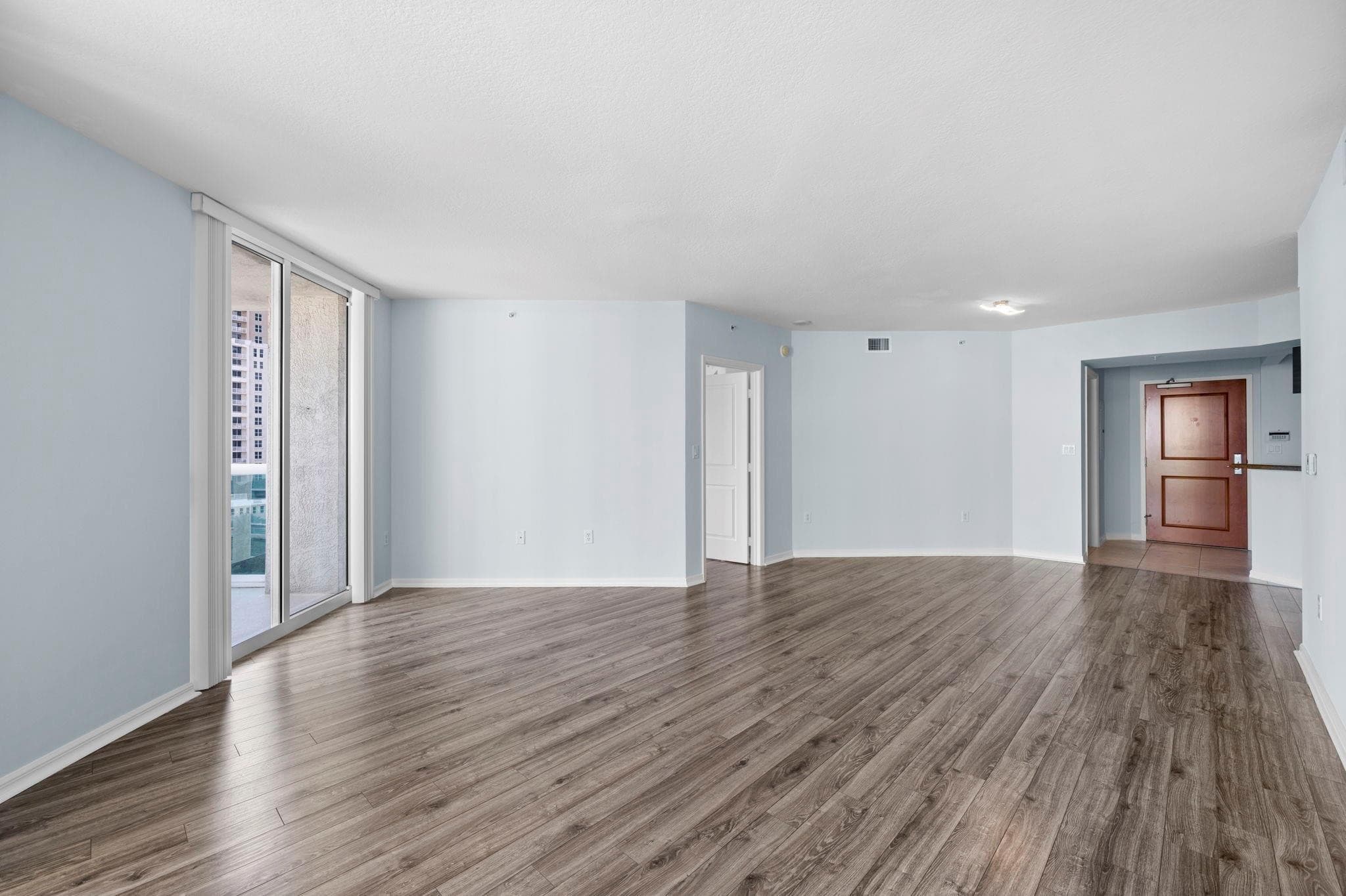 347 N New River Dr Drive 1110, Fort Lauderdale, FL 33301 — photo 9 of 36