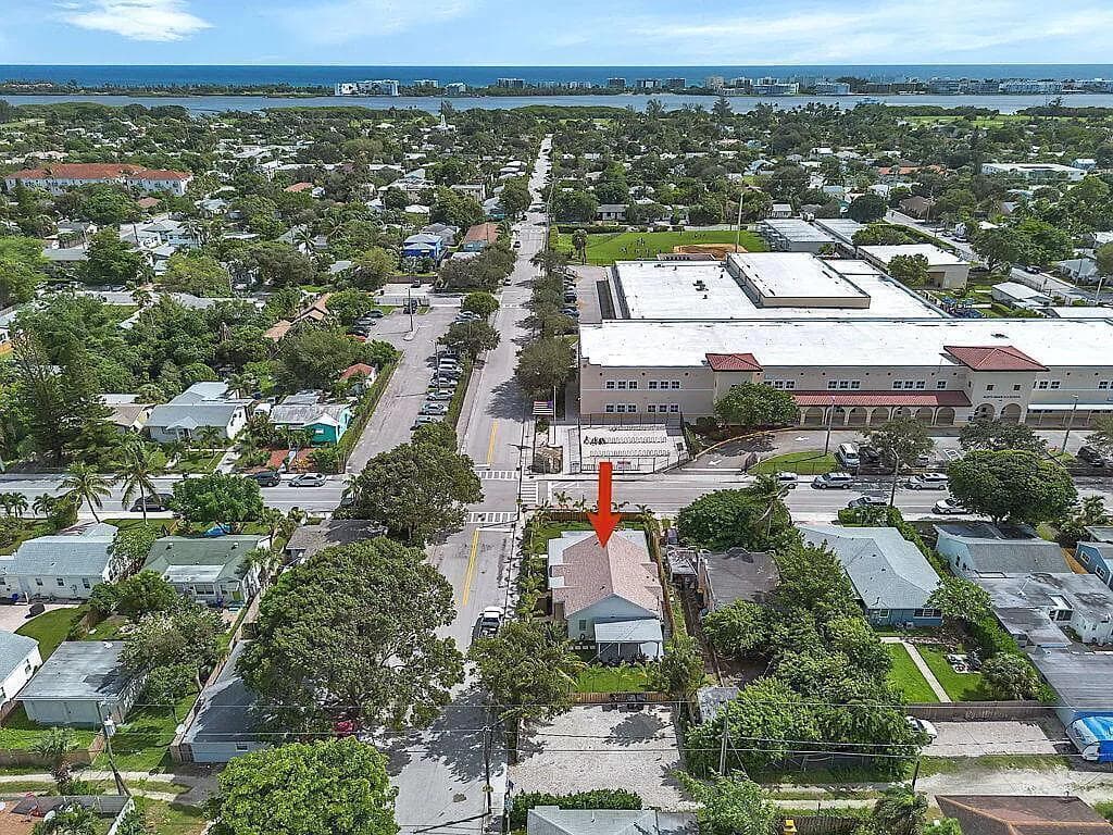 829 N K Street, Lake Worth Beach, FL 33460 — photo 15 of 16