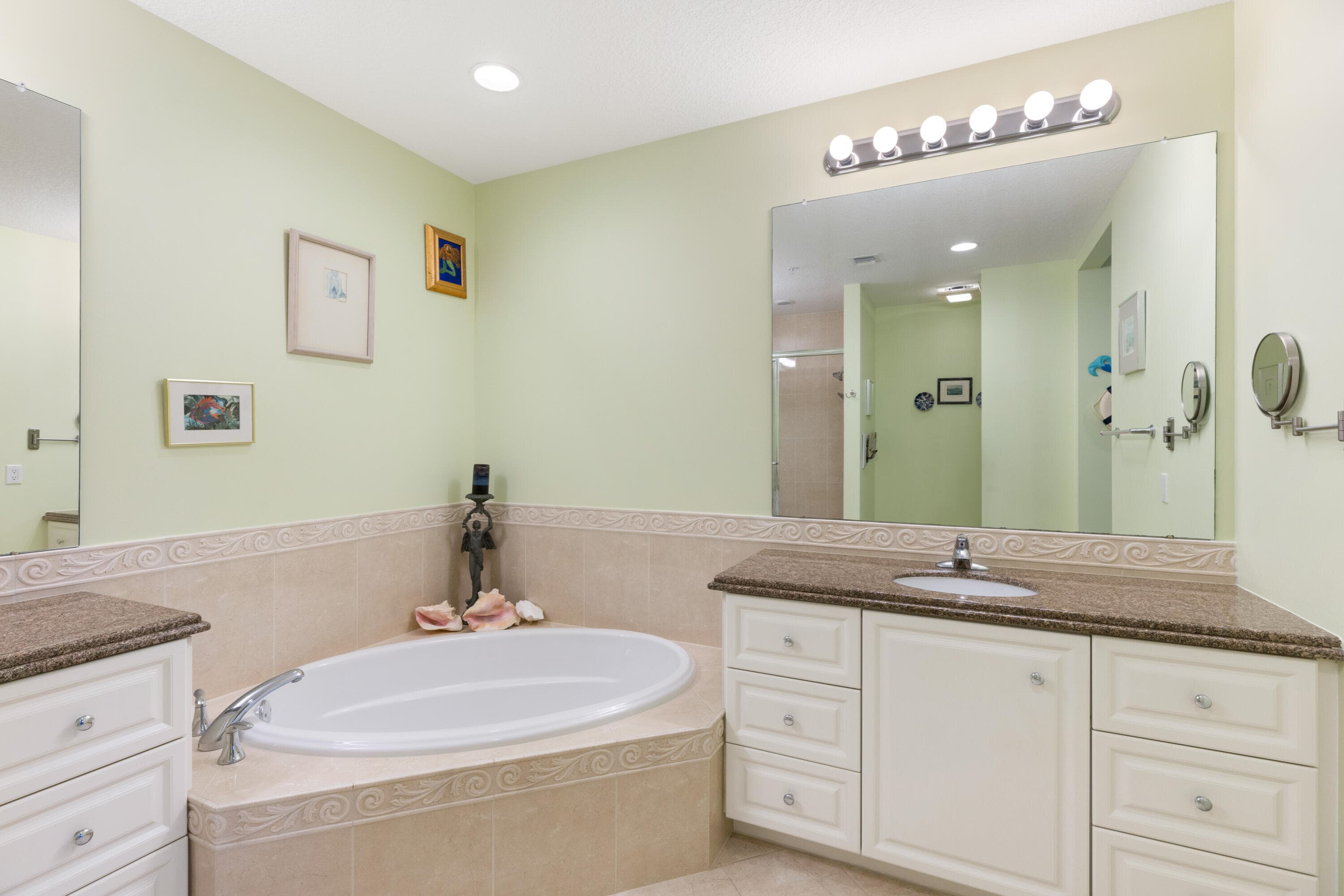 33 Harbour Isle Drive W 201, Fort Pierce, FL 34949 — photo 18 of 27