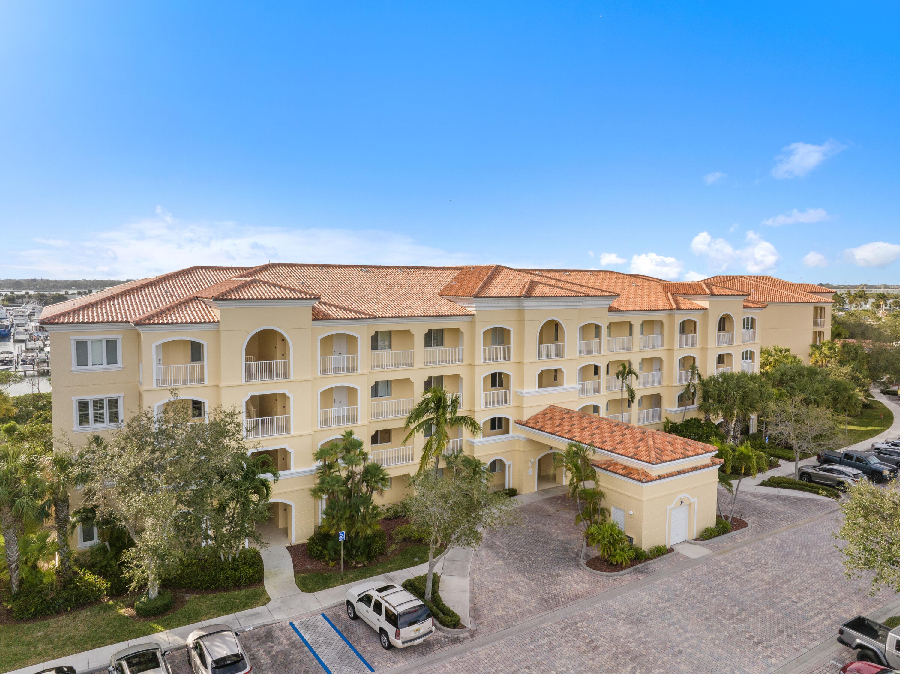 33 Harbour Isle Drive W 201, Fort Pierce, FL 34949 — photo 1 of 27