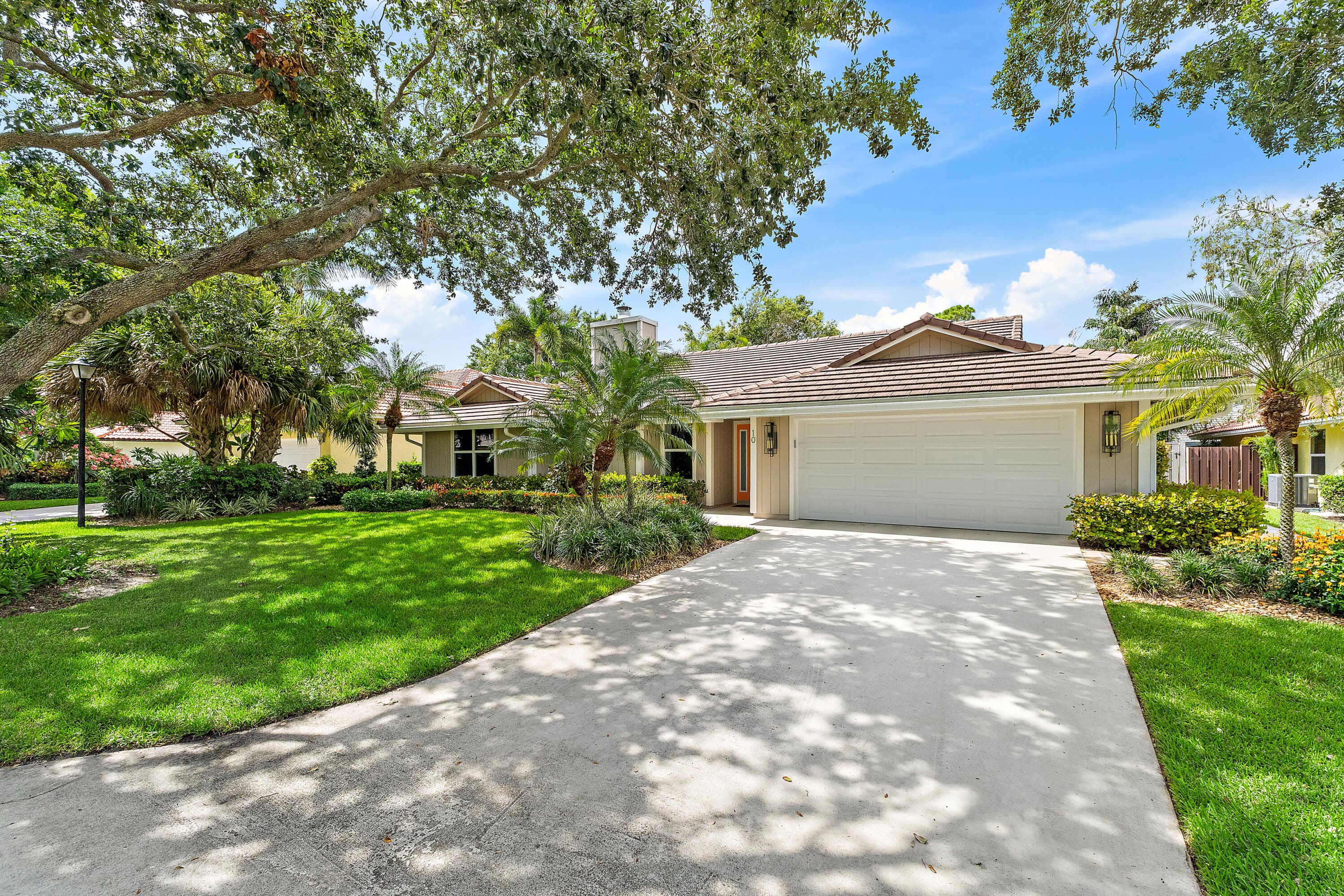10 Bentwood Road, Palm Beach Gardens, FL 33418 — photo 73 of 79